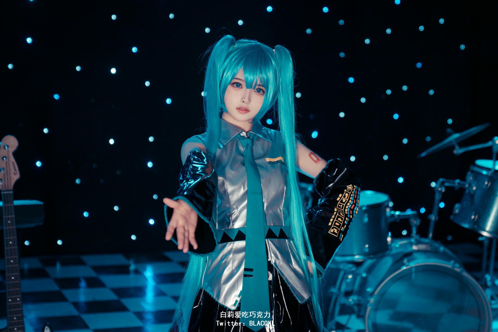 白莉爱吃巧克力 NO.004 miku [102P-901MB]_第1集