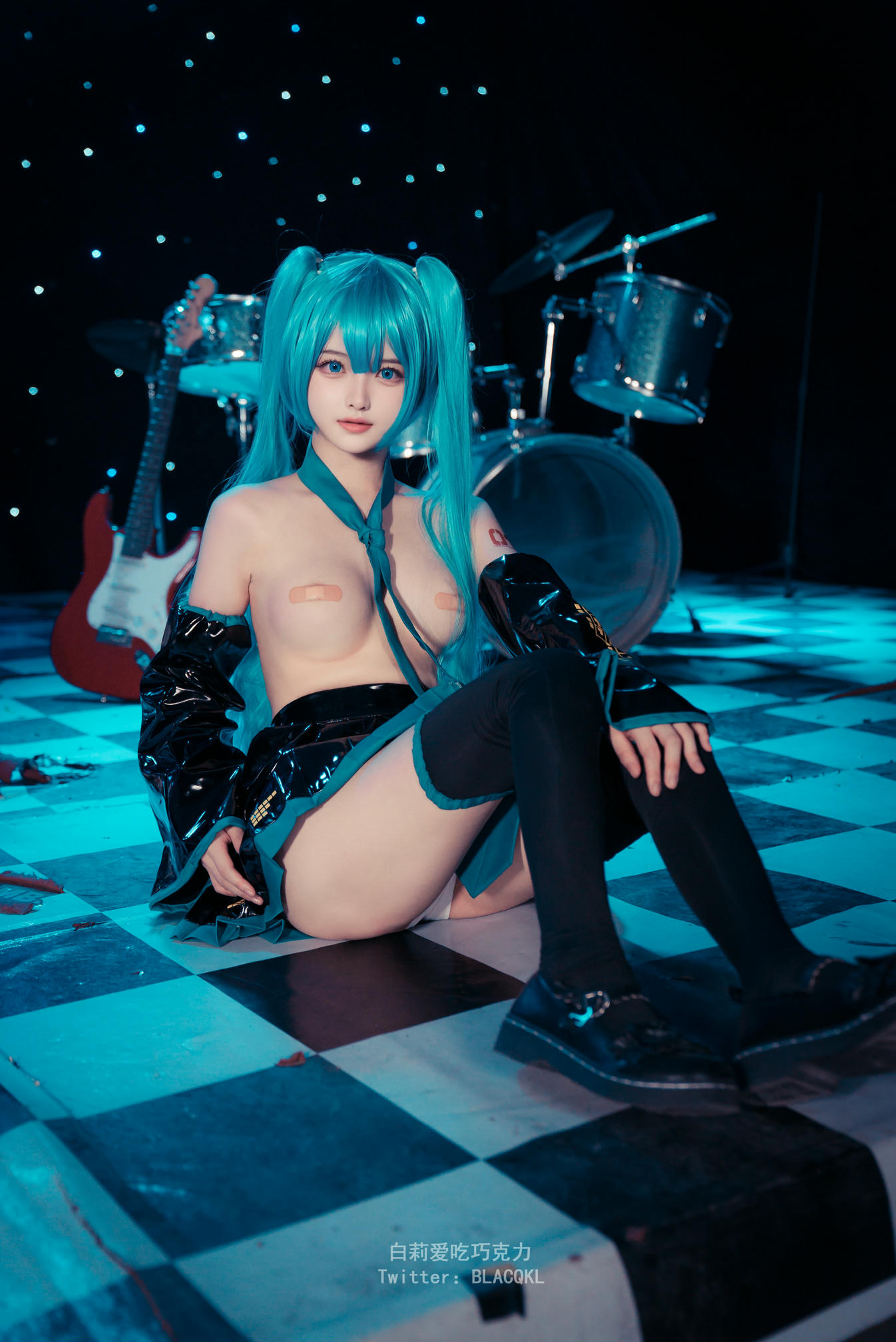 白莉爱吃巧克力 NO.004 miku [102P-901MB]_第2集