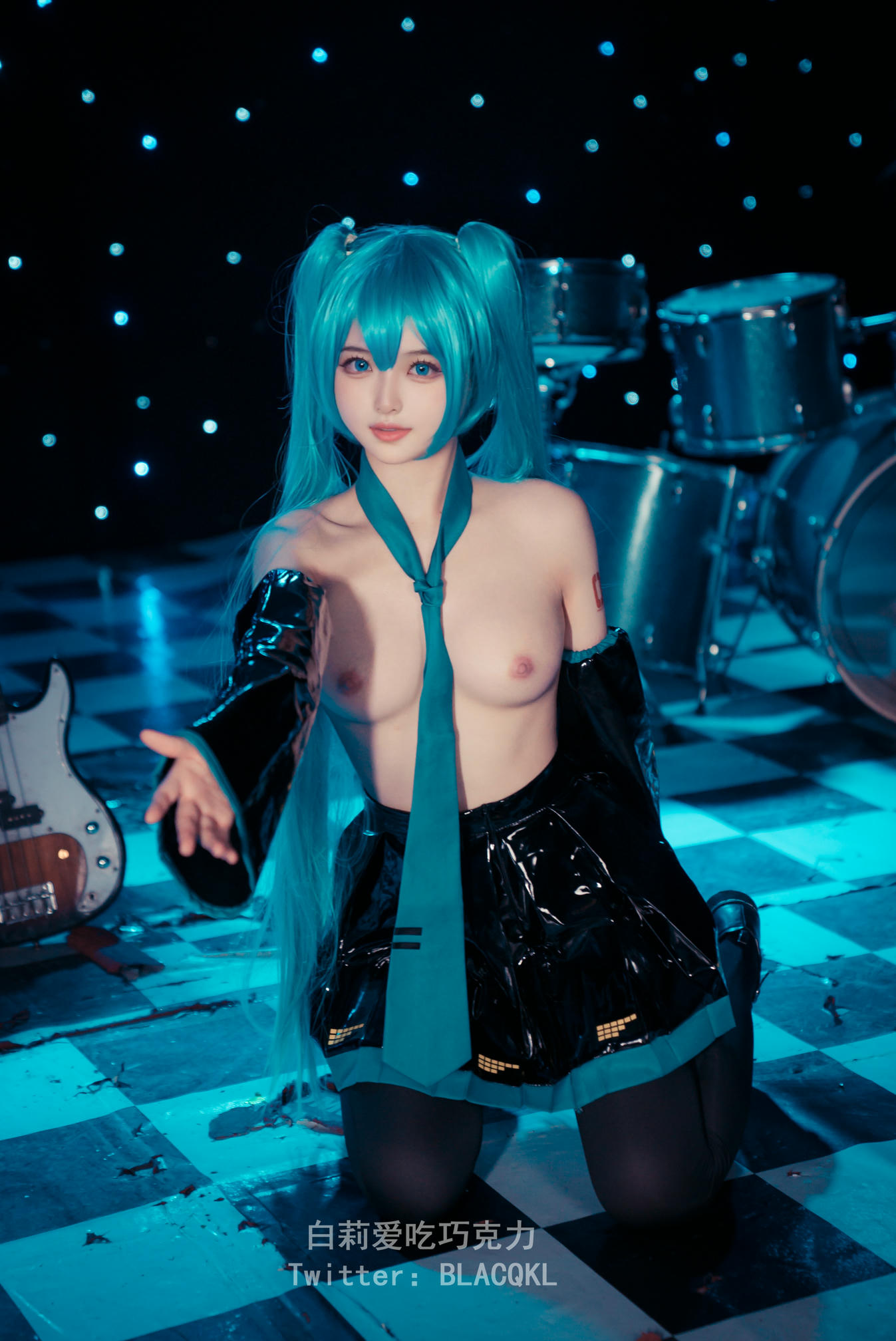 白莉爱吃巧克力 NO.004 miku [102P-901MB]_第4集