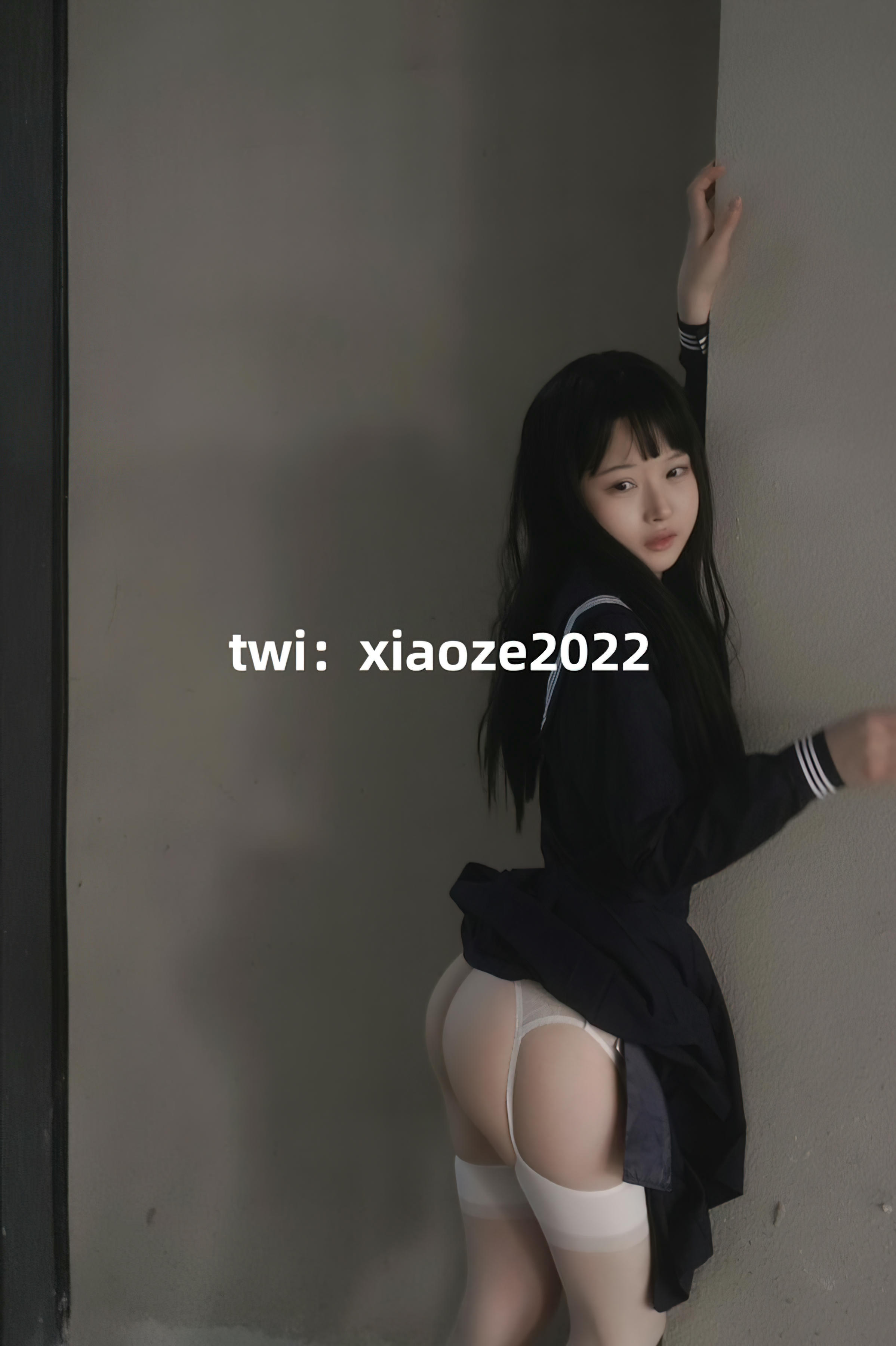 白莉爱吃巧克力 NO.000 马甲xiaoze2022 [195P1V 3.40GB]-NO.04 户外露出 [21p]_第1集