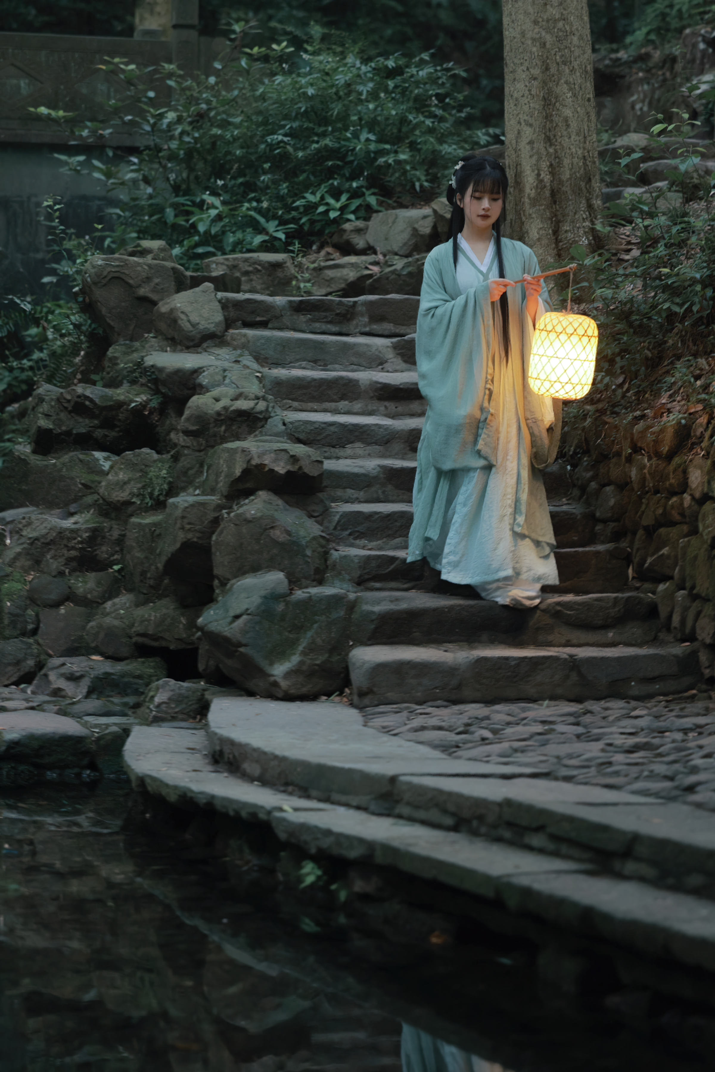 白莉爱吃巧克力 NO.015 原理猪 古风汉服 [9P 311MB]_第1集