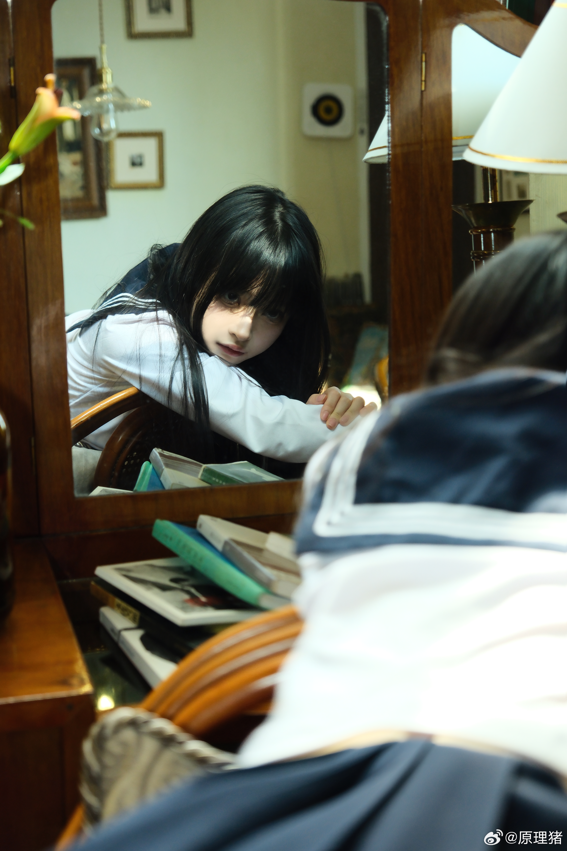 白莉爱吃巧克力 NO.017 原理猪 闺房JK [19P 732MB]_第1集