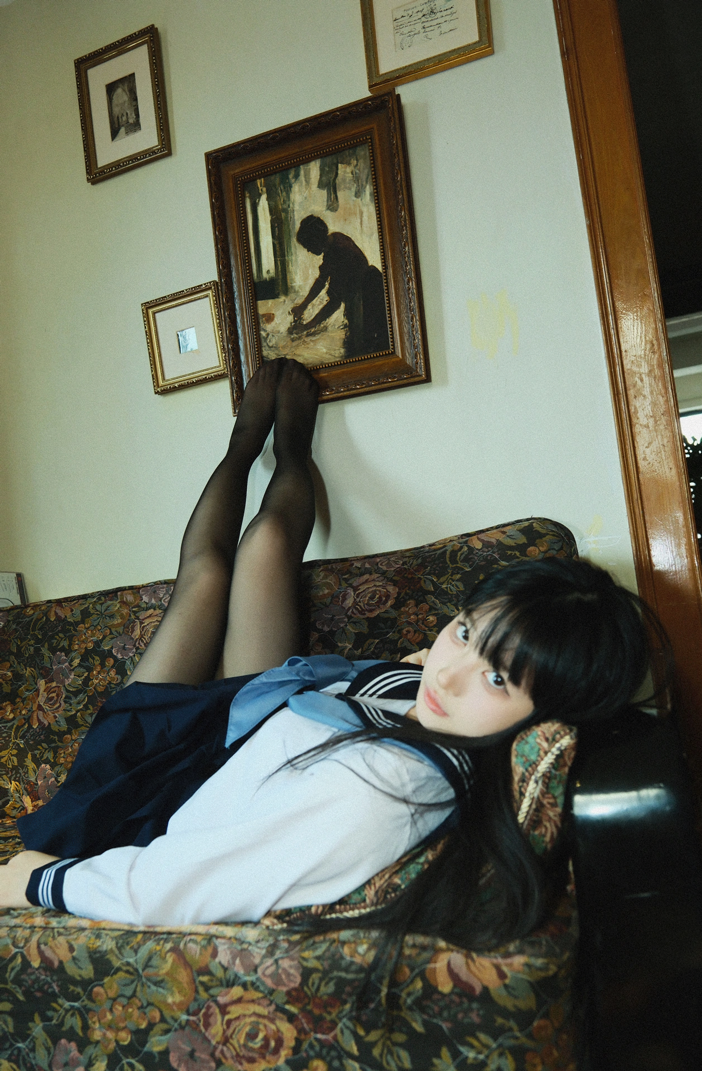 白莉爱吃巧克力 NO.017 原理猪 闺房JK [19P 732MB]_第1集