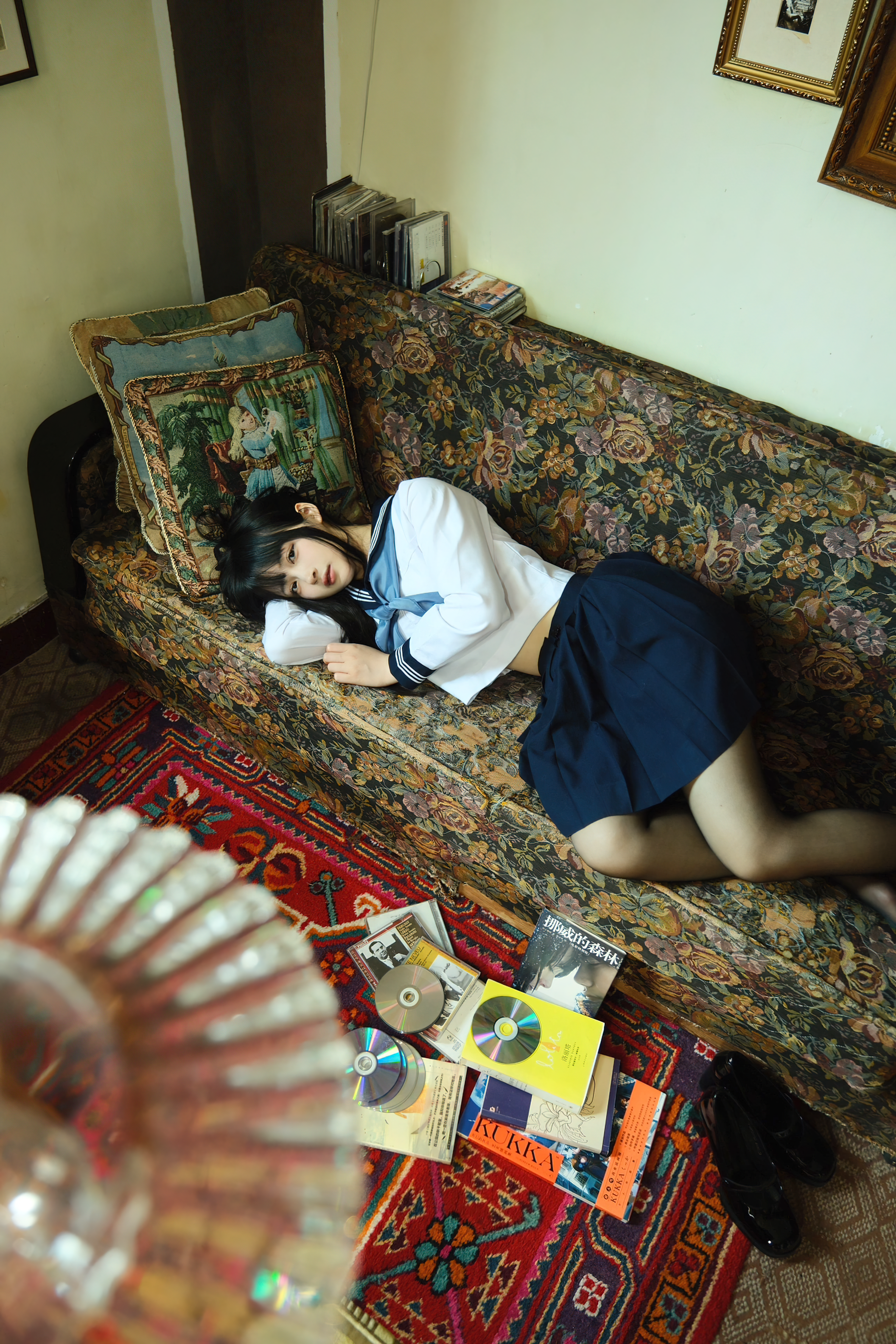 白莉爱吃巧克力 NO.017 原理猪 闺房JK [19P 732MB]_第1集