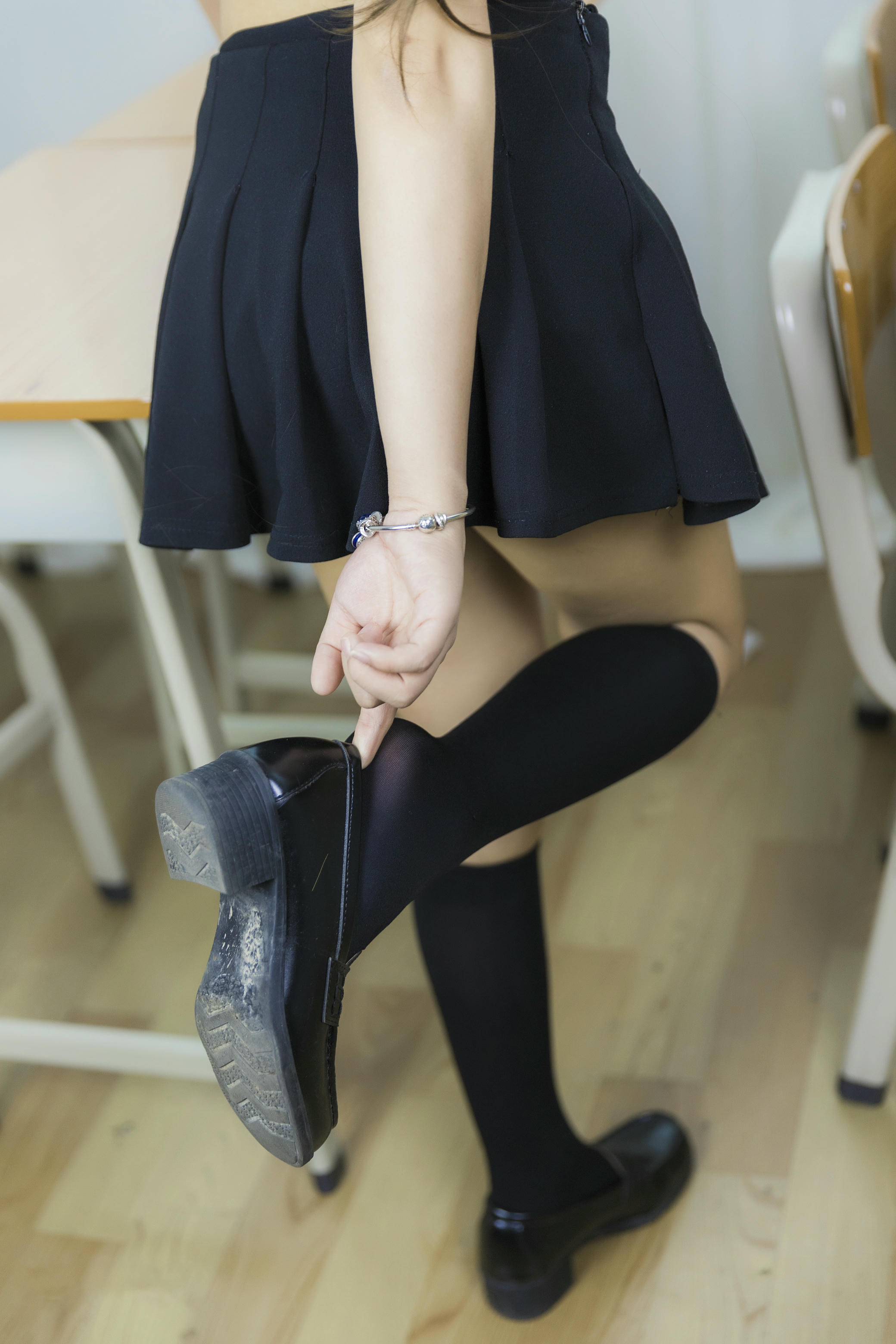 抱走莫子aa NO.016 等你下课 (42P)_第1集