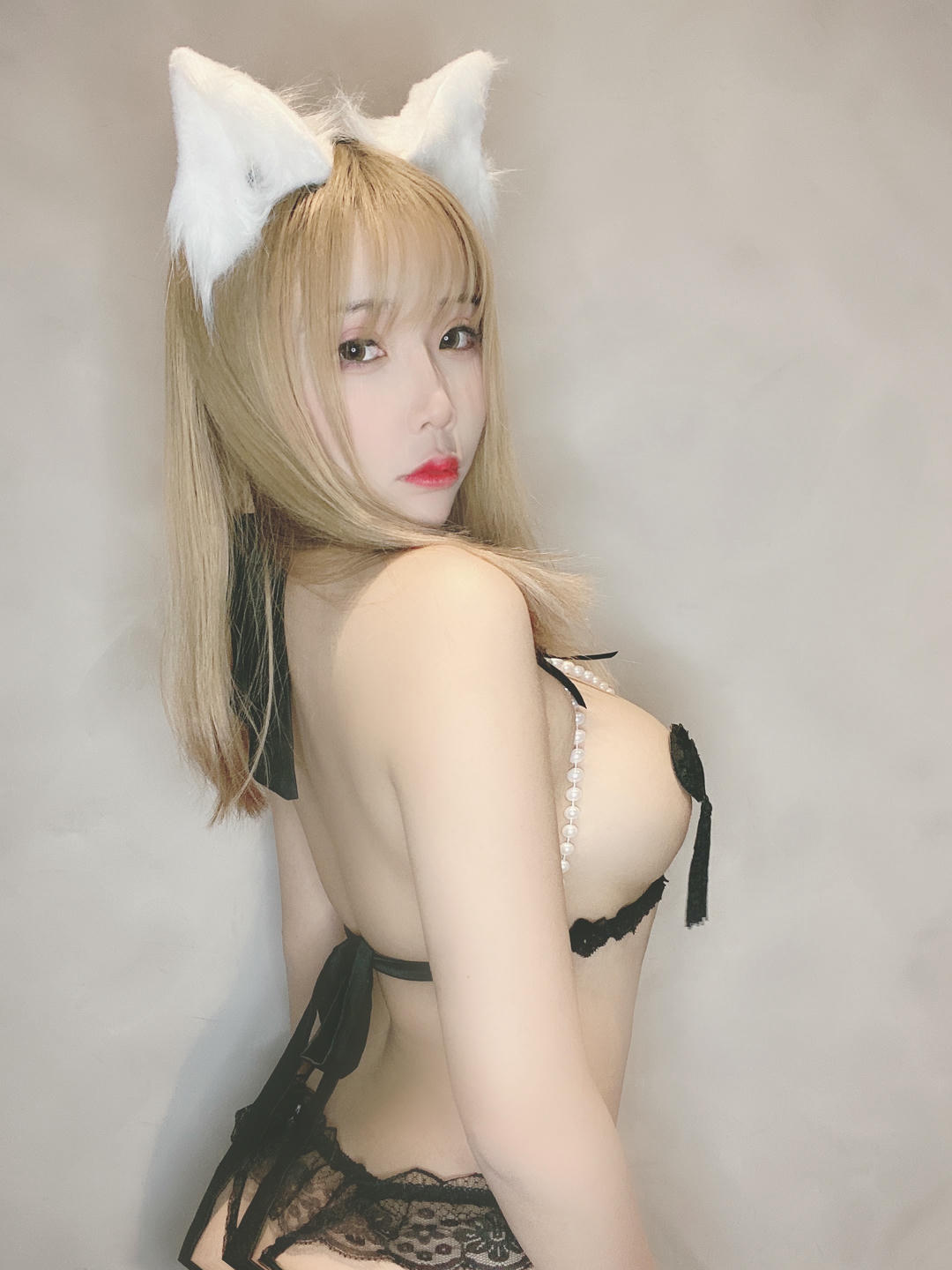 抱走莫子aa NO.034 第2套自拍 小尾巴 [70P2V-521MB]_第2集