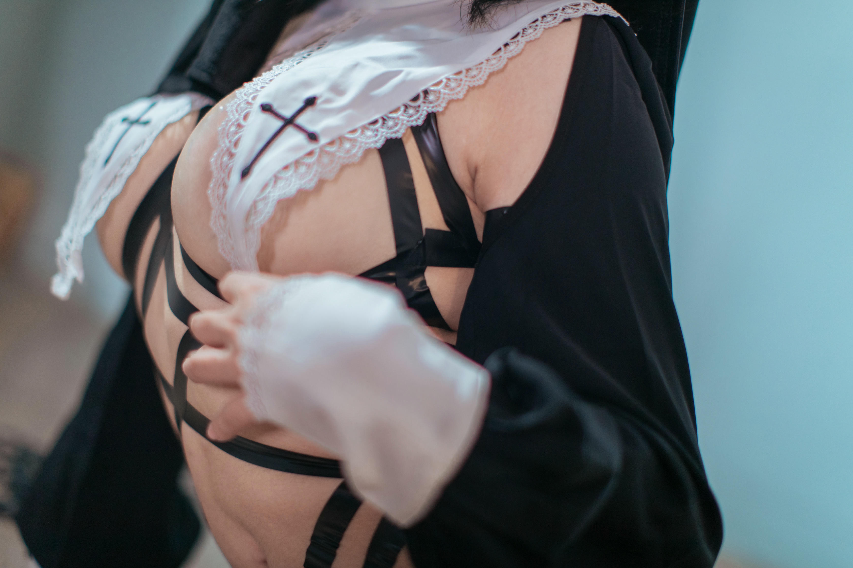 抱走莫子aa NO.007 黑色修女 (44P)_第1集