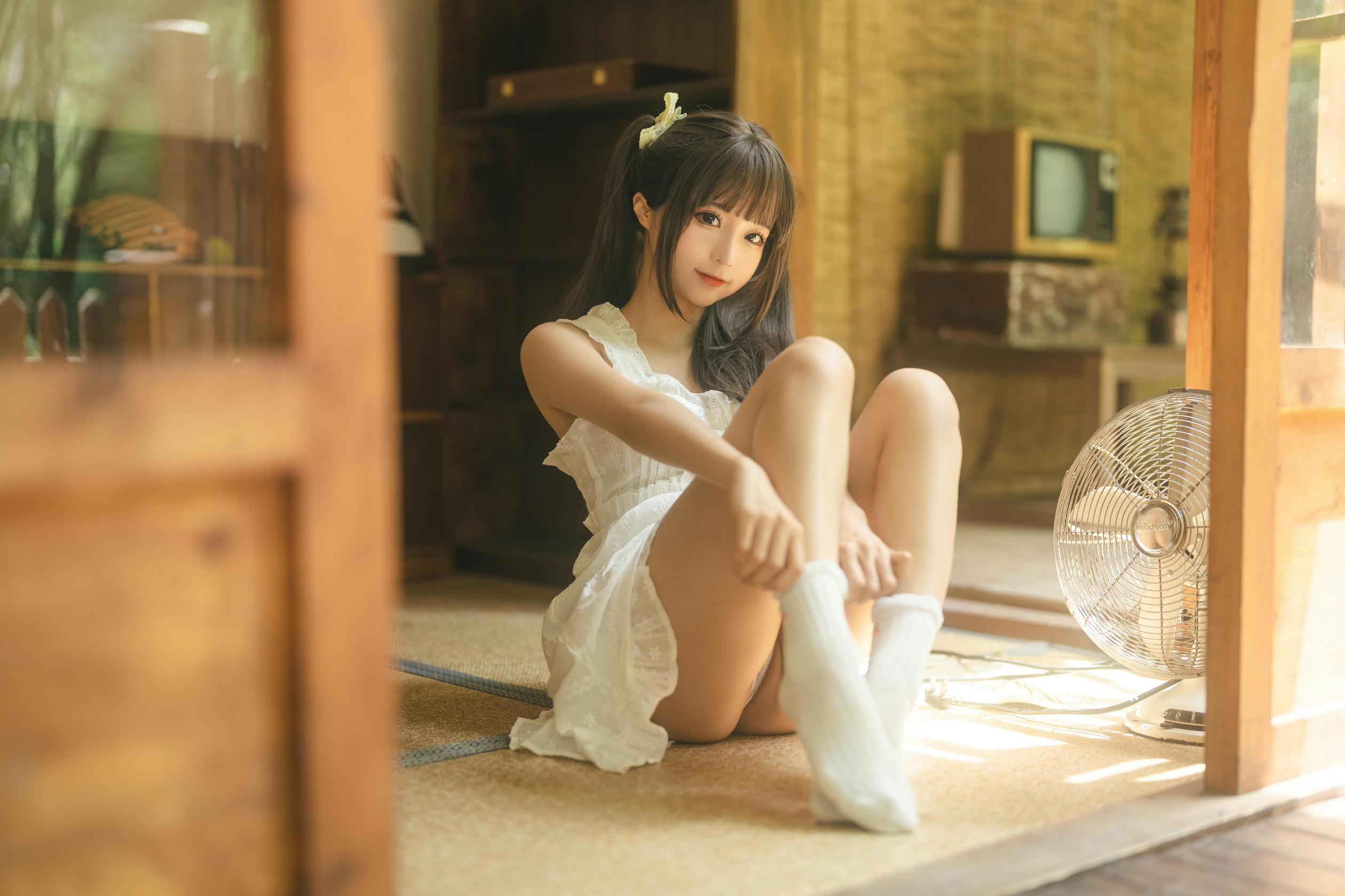 蠢沫沫 NO.181 白吊带 绅士版 [115P1V 2.51GB]_第1集