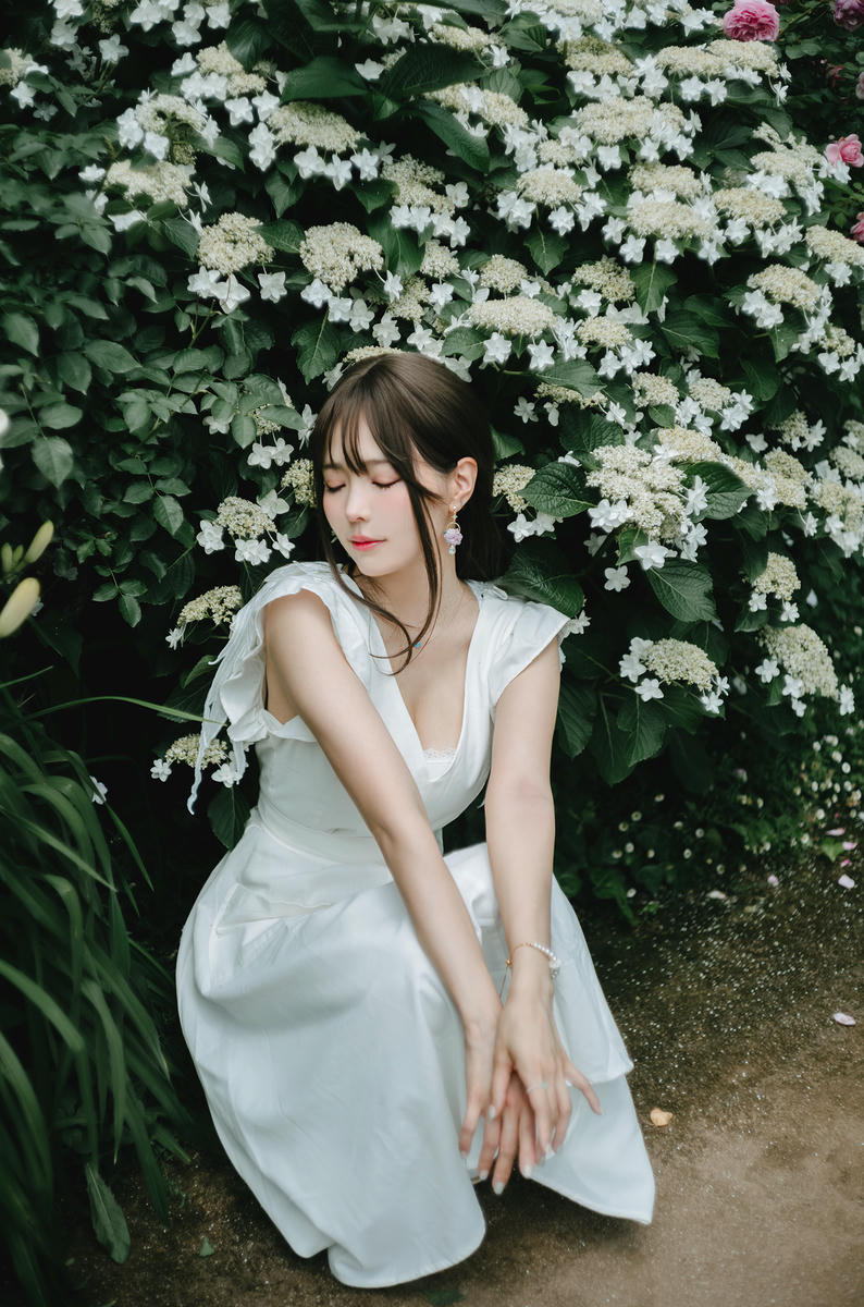 ElyEE子 NO.150 2024 July-Tier 3 A.Rainy Season雨季繡球花 [31P2V-86.3MB]_第1集