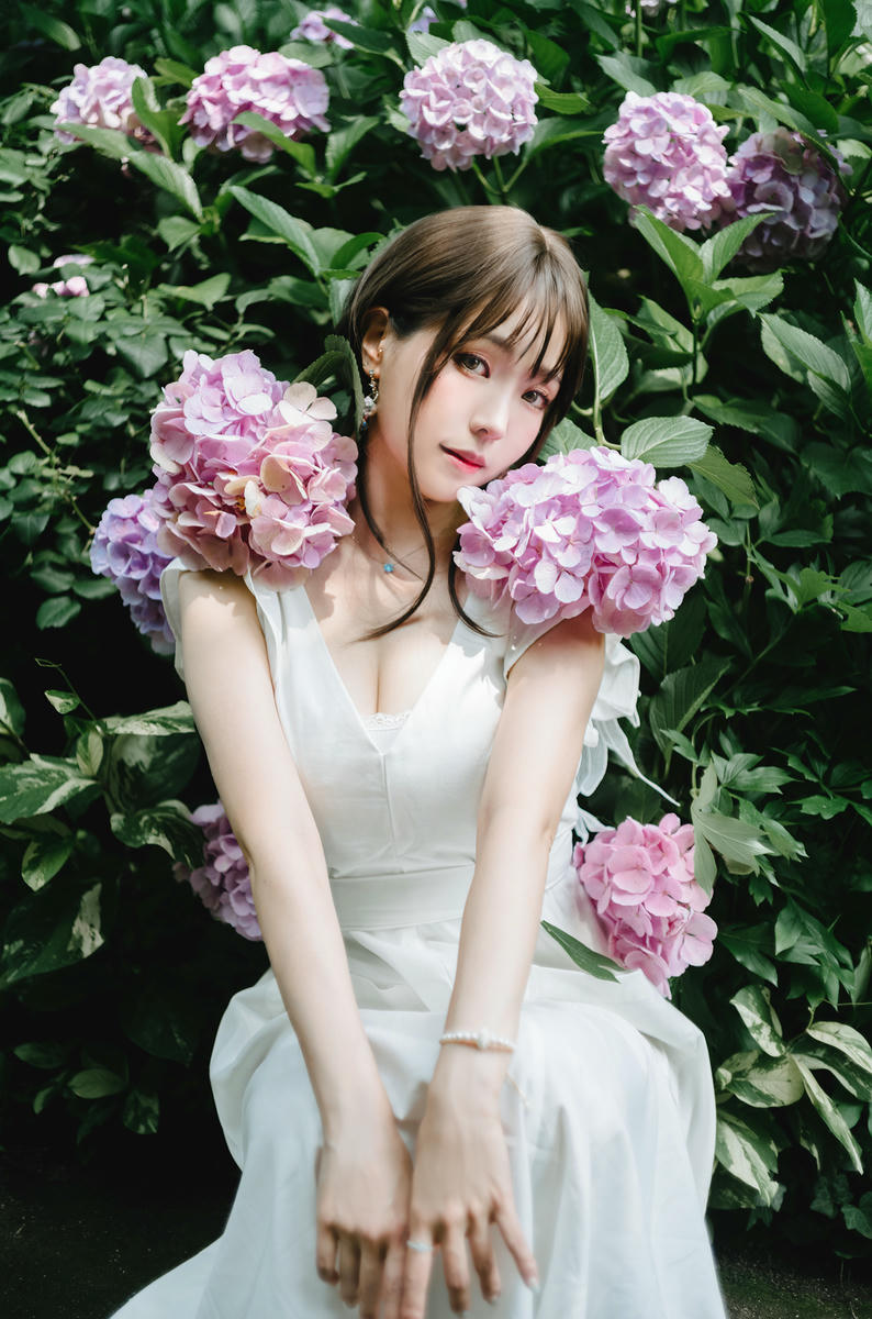 ElyEE子 NO.150 2024 July-Tier 3 A.Rainy Season雨季繡球花 [31P2V-86.3MB]_第1集