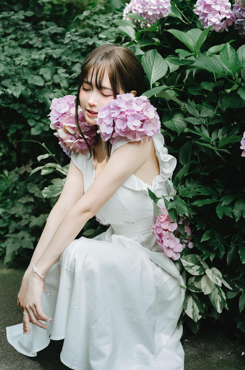 ElyEE子 NO.150 2024 July-Tier 3 A.Rainy Season雨季繡球花 [31P2V-86.3MB]_第1集