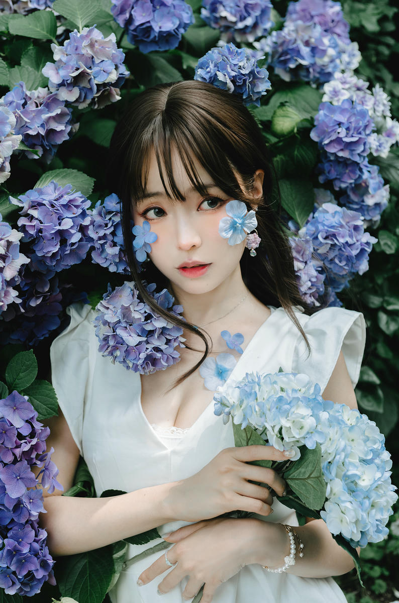 ElyEE子 NO.150 2024 July-Tier 3 A.Rainy Season雨季繡球花 [31P2V-86.3MB]_第2集