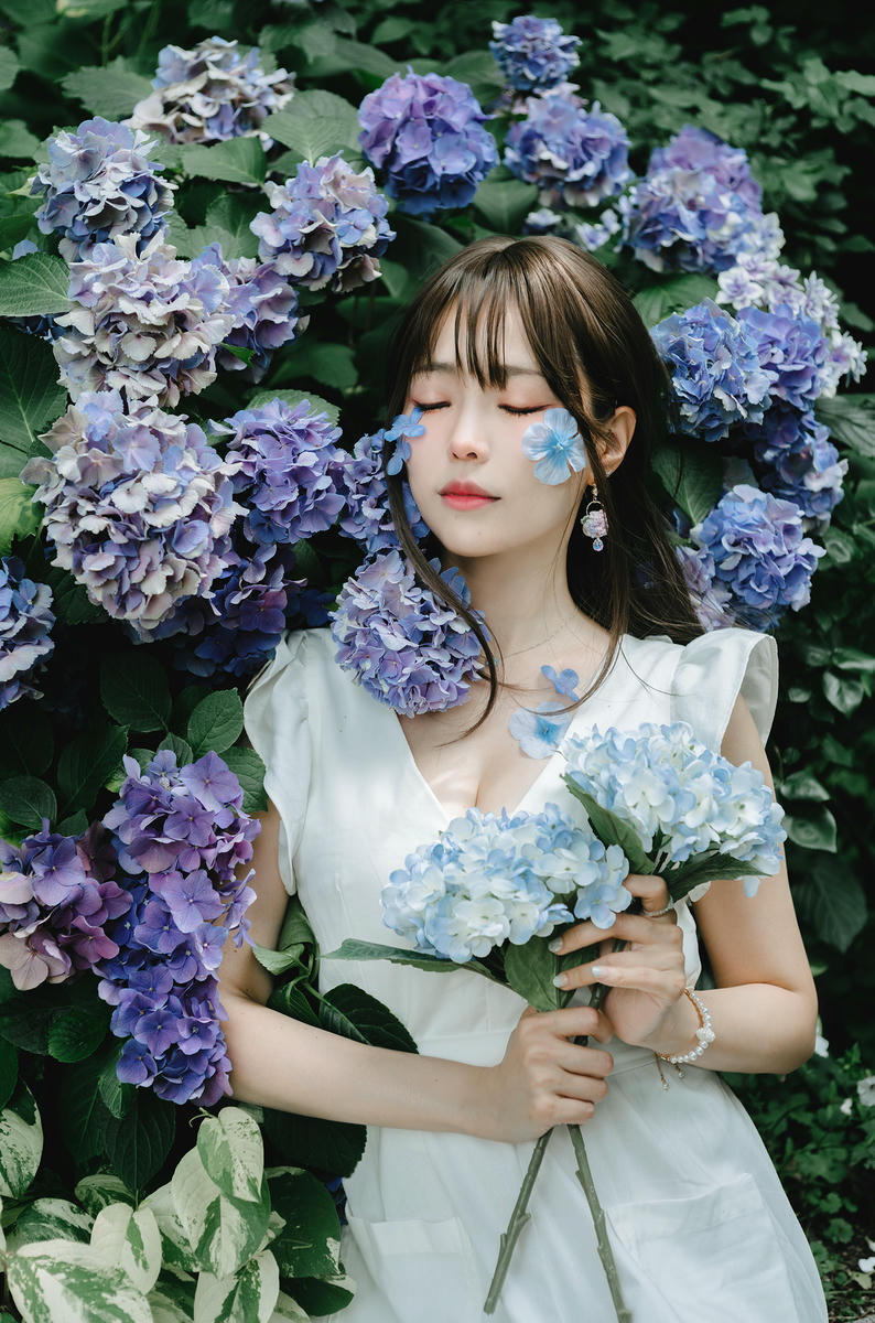 ElyEE子 NO.150 2024 July-Tier 3 A.Rainy Season雨季繡球花 [31P2V-86.3MB]_第2集