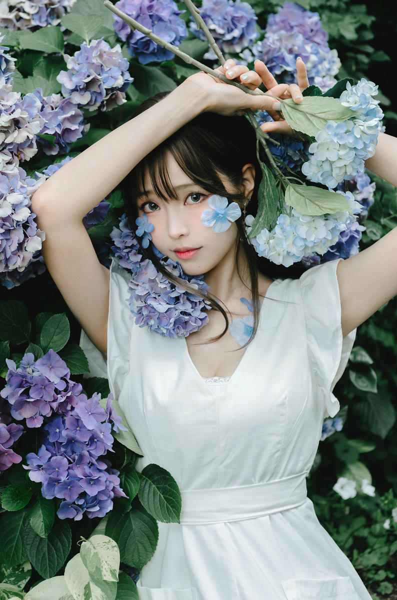 ElyEE子 NO.150 2024 July-Tier 3 A.Rainy Season雨季繡球花 [31P2V-86.3MB]_第2集