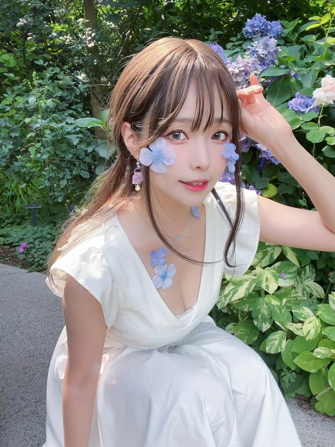 ElyEE子 NO.150 2024 July-Tier 3 A.Rainy Season雨季繡球花 [31P2V-86.3MB]_第1集