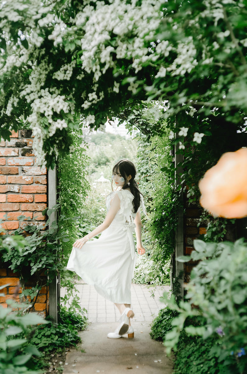 ElyEE子 NO.150 2024 July-Tier 3 A.Rainy Season雨季繡球花 [31P2V-86.3MB]_第2集