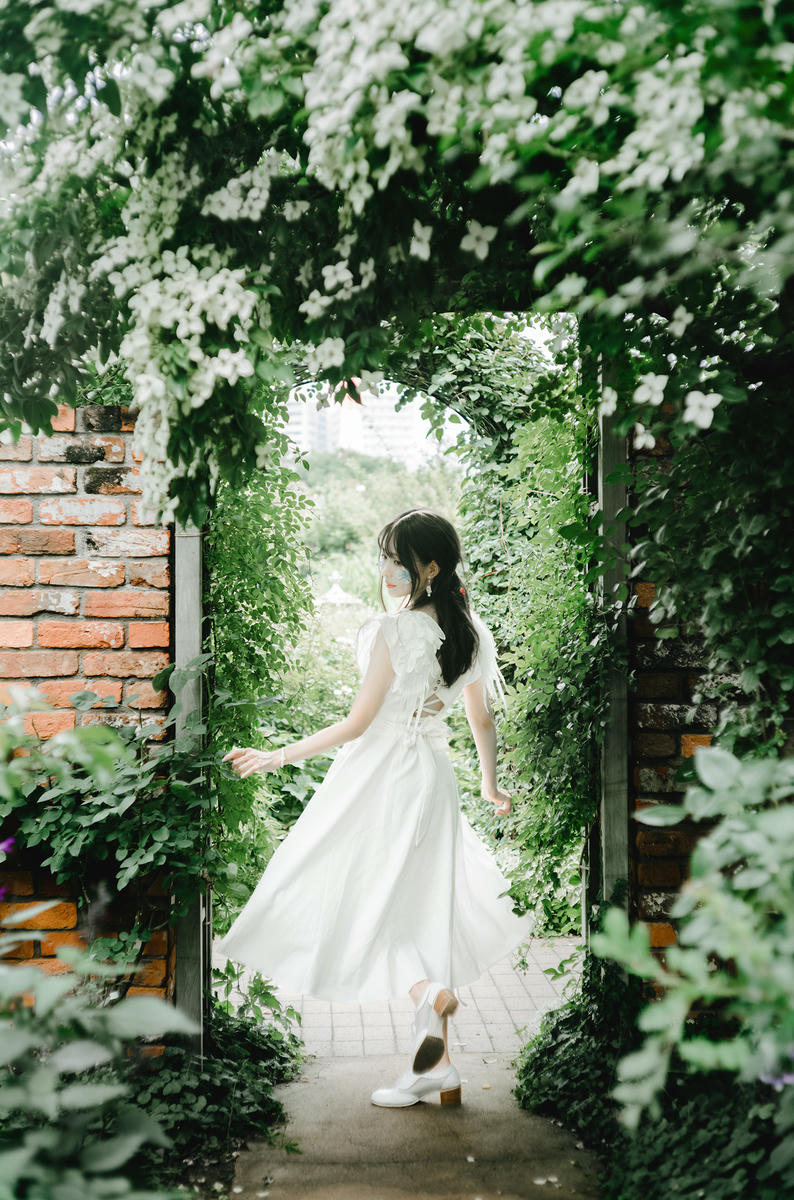 ElyEE子 NO.150 2024 July-Tier 3 A.Rainy Season雨季繡球花 [31P2V-86.3MB]_第2集