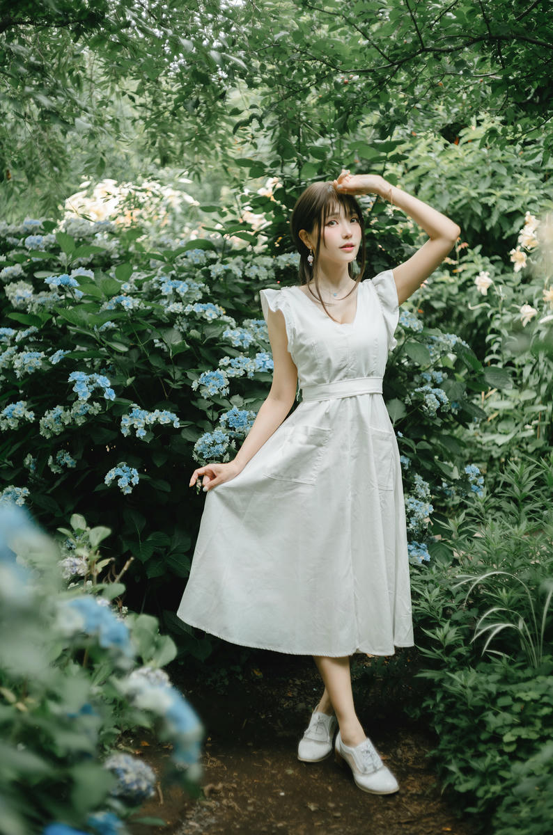 ElyEE子 NO.150 2024 July-Tier 3 A.Rainy Season雨季繡球花 [31P2V-86.3MB]_第1集