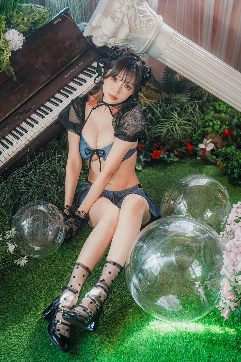 ElyEE子 NO.160 2024年12月订阅 (3套)[129P7V 552M]-C- Fairytale Wonderland童話仙境 [43P 3V]_第1集