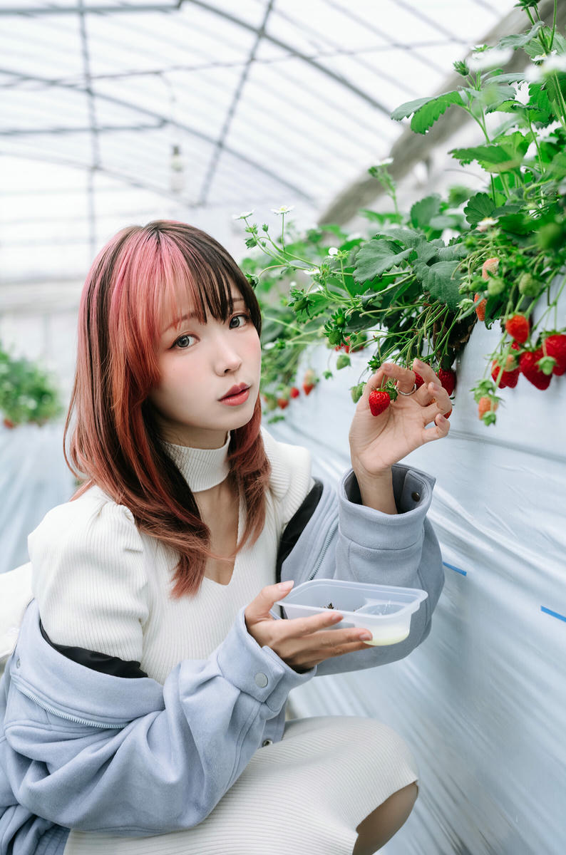 ElyEE子 NO.165 Strawberry Picking Date [34P2V 128MB]_第1集