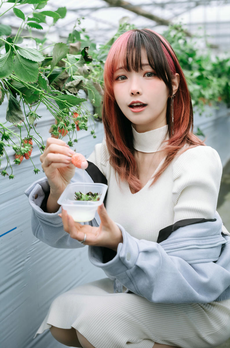 ElyEE子 NO.165 Strawberry Picking Date [34P2V 128MB]_第1集