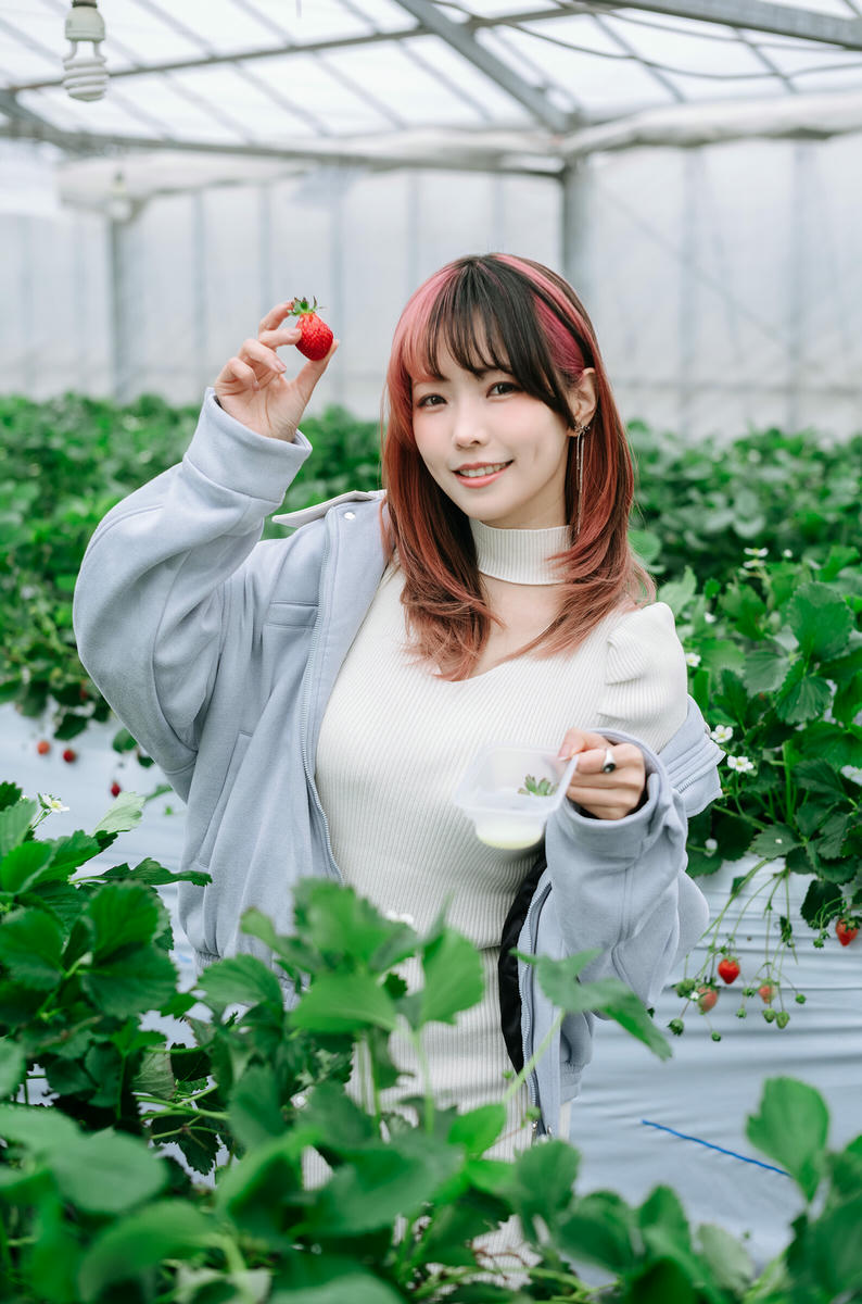 ElyEE子 NO.165 Strawberry Picking Date [34P2V 128MB]_第1集