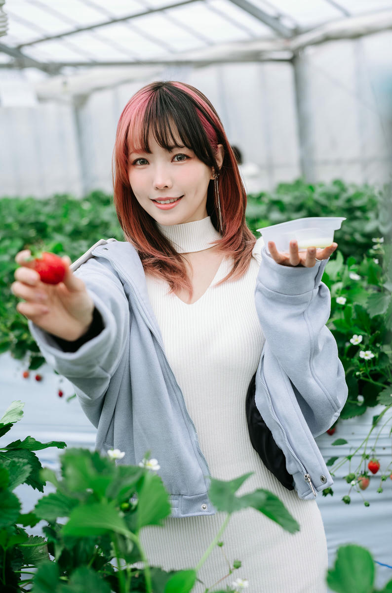 ElyEE子 NO.165 Strawberry Picking Date [34P2V 128MB]_第1集