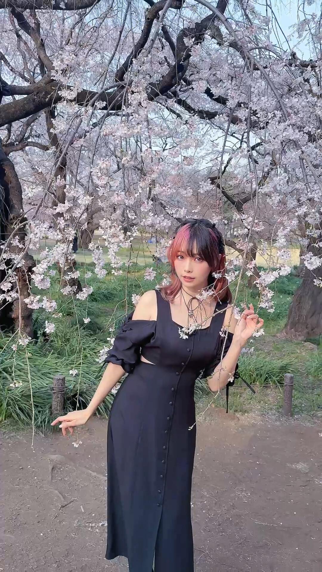 ElyEE子 NO.168 2025年04月订阅 (4套)[92P 9V 311.9M]-April Extra 2025 [15P]_第1集