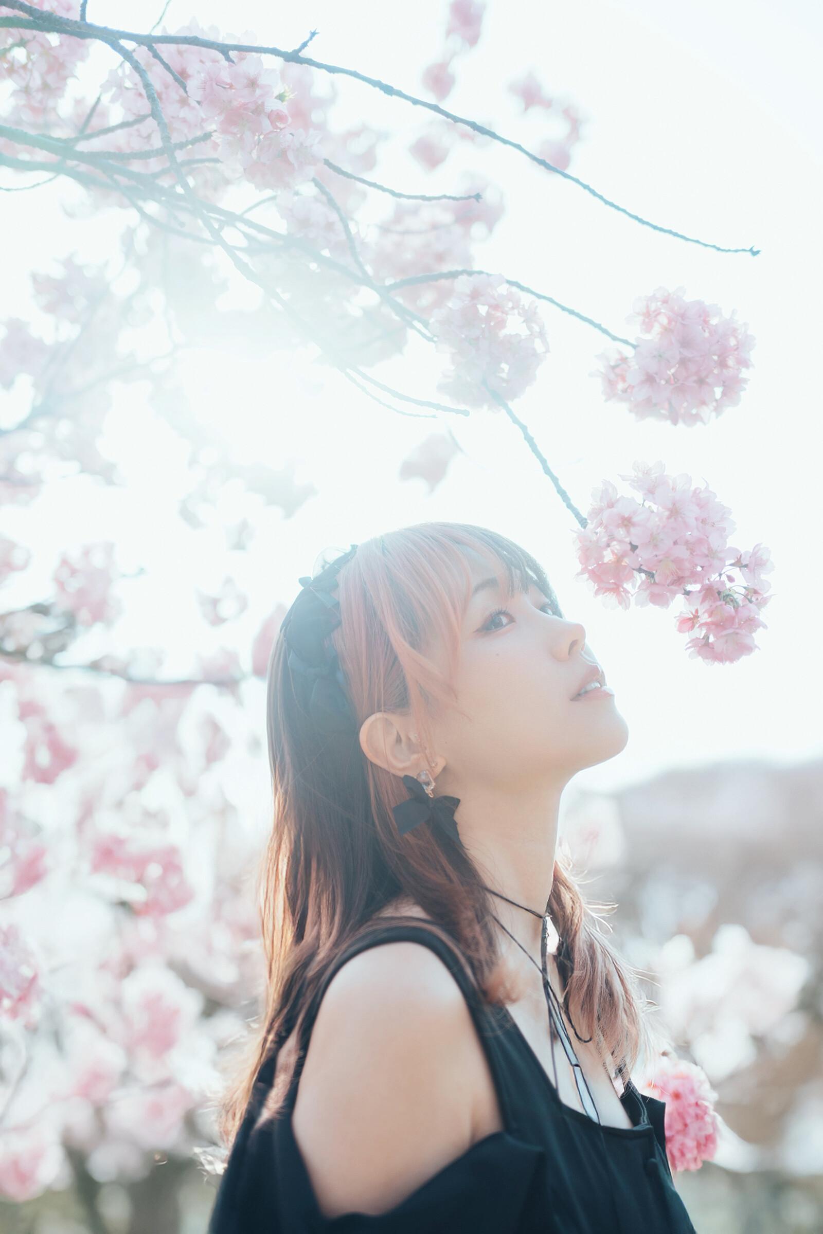 ElyEE子 NO.168 2025年04月订阅 (4套)[92P 9V 311.9M]-April Set B 2025 [30P 1V]_第1集