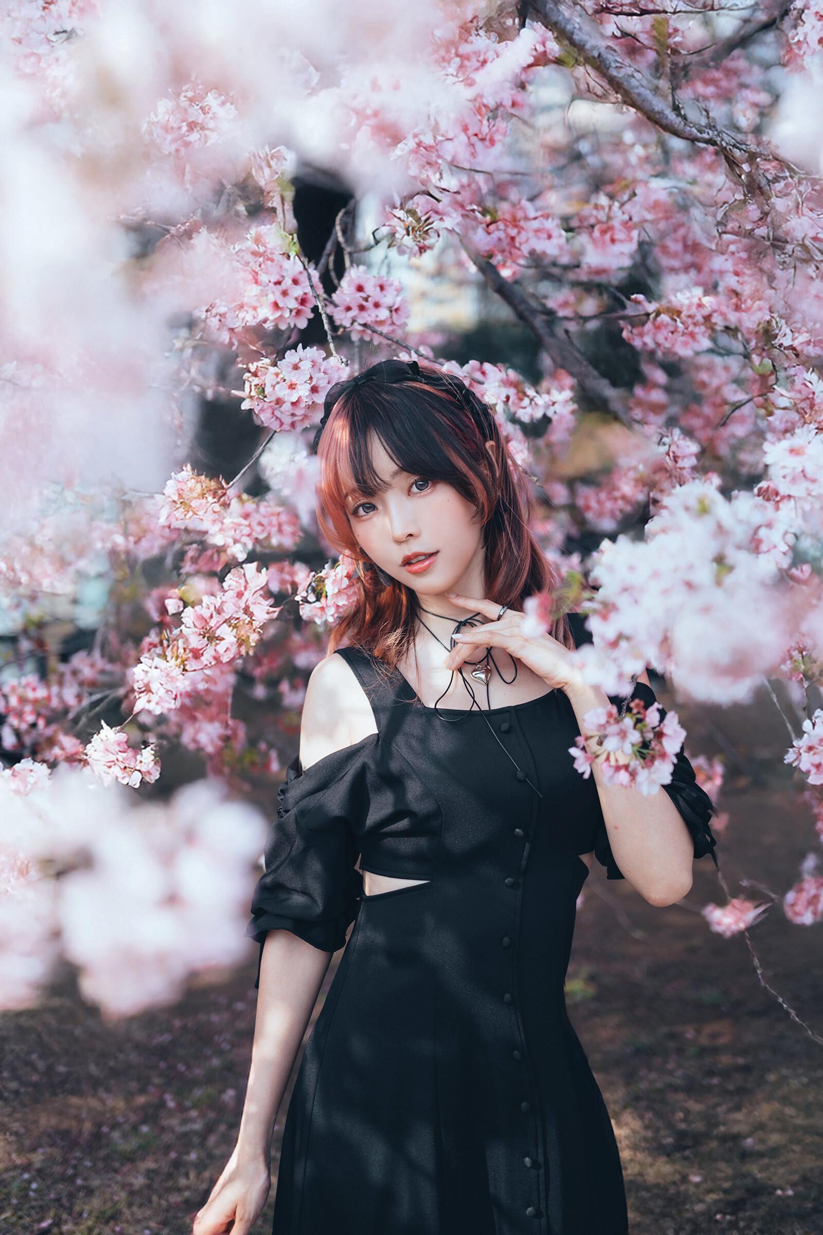 ElyEE子 NO.168 2025年04月订阅 (4套)[92P 9V 311.9M]-April Set B 2025 [30P 1V]_第2集