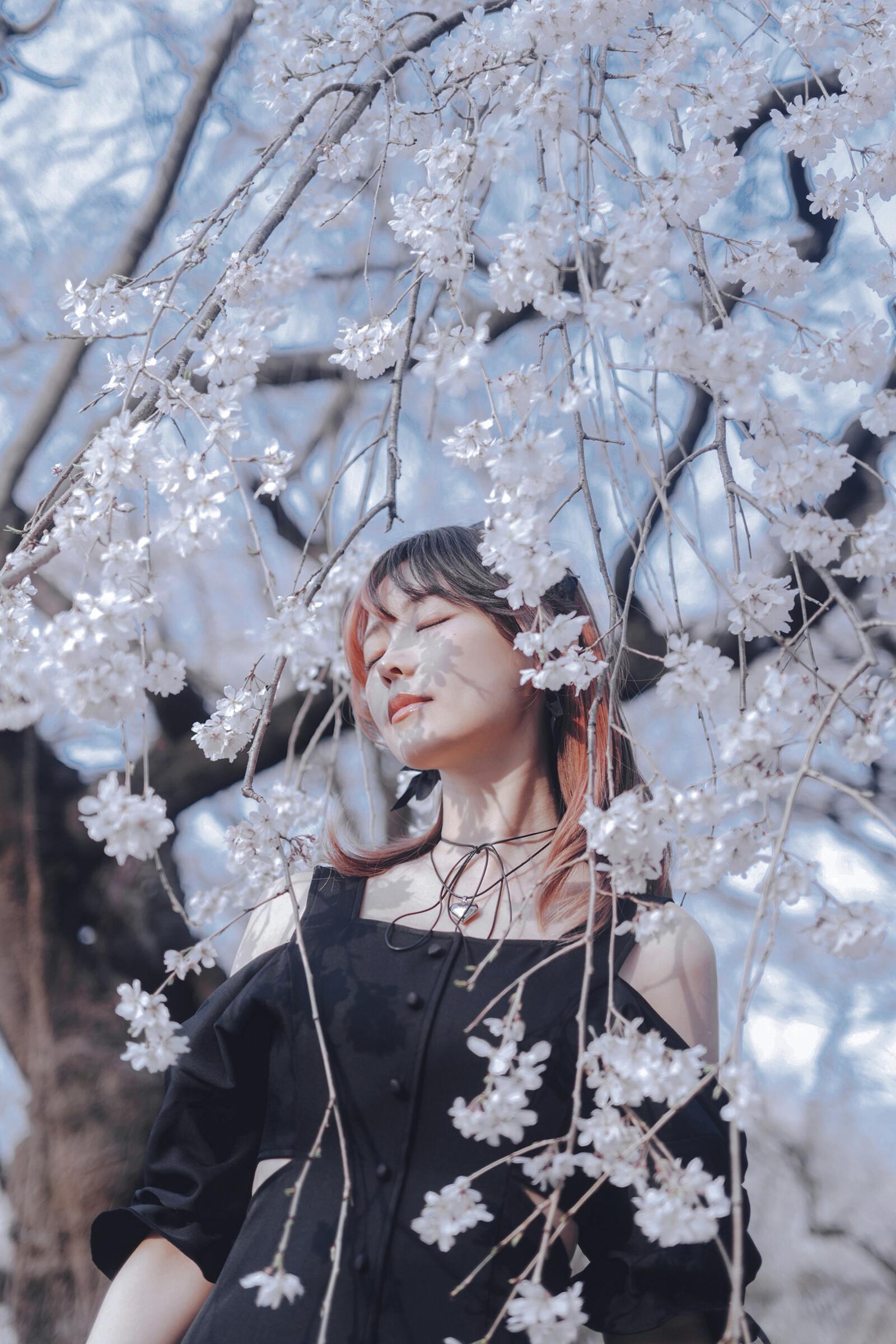 ElyEE子 NO.168 2025年04月订阅 (4套)[92P 9V 311.9M]-April Set B 2025 [30P 1V]_第1集