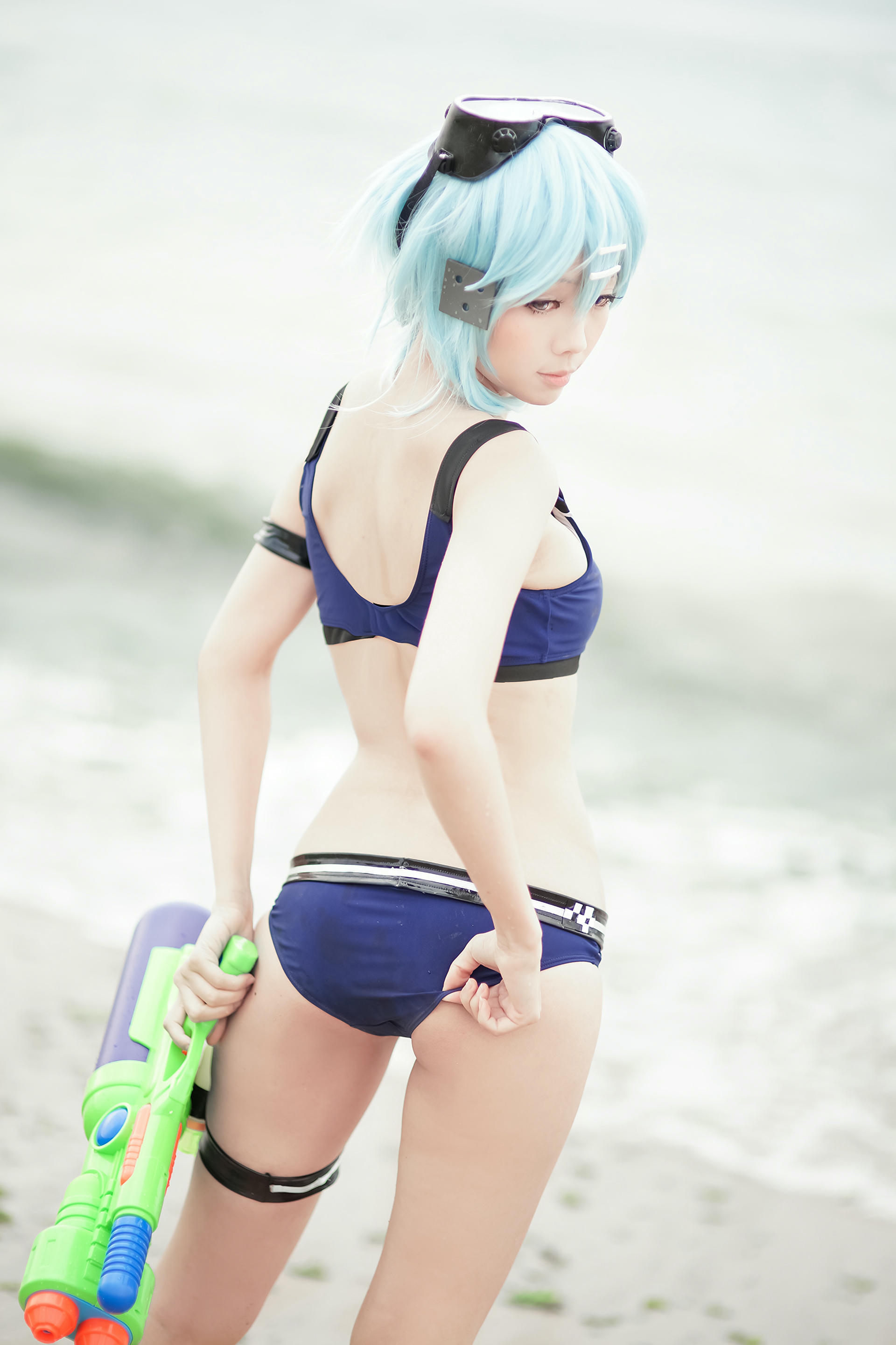 ElyEE子 NO.041 诗乃-海边 [35P 75.34 MB]_第1集