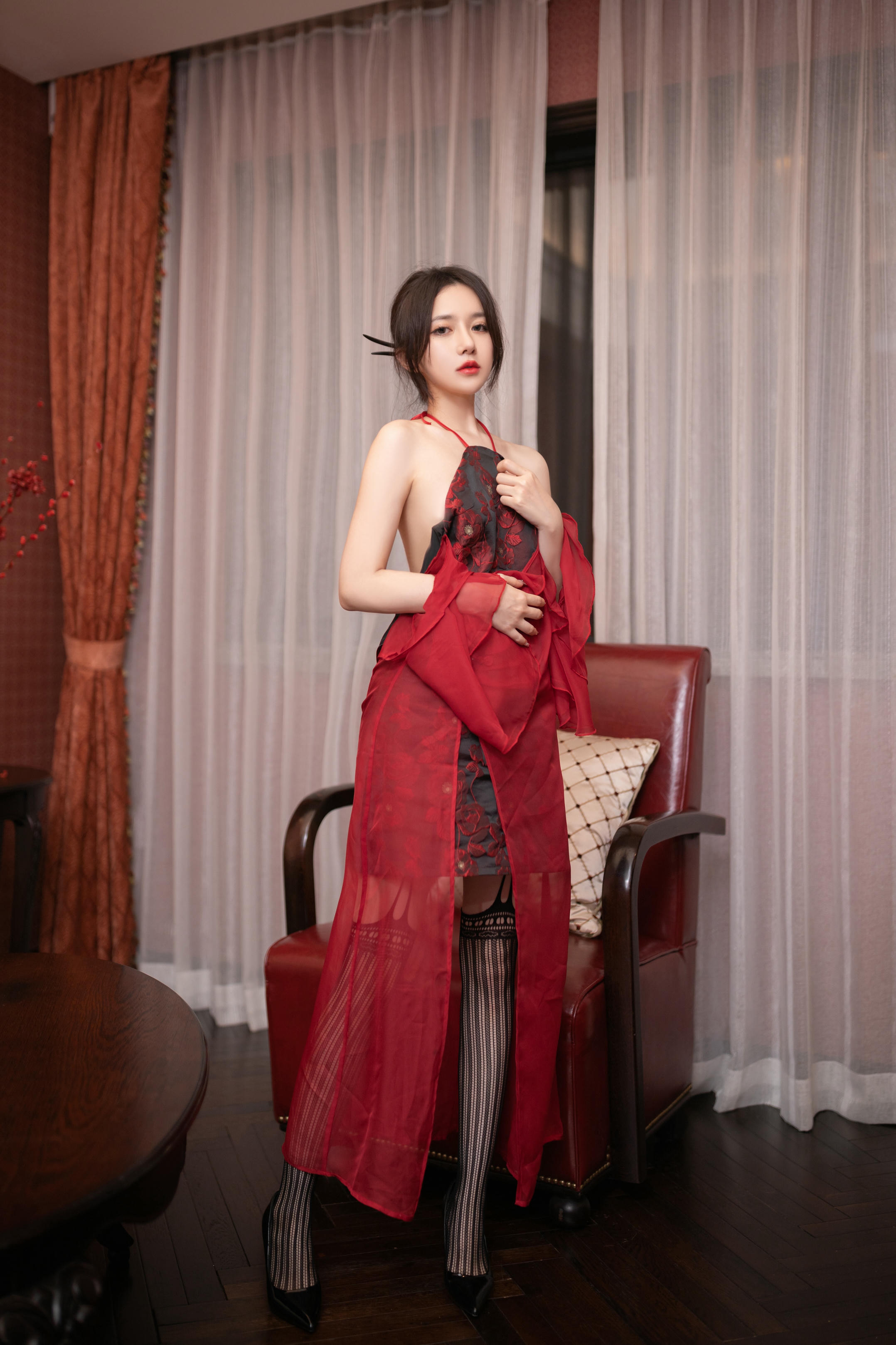 鱼子酱Fish NO.087 内购无水印 天生妖娆 落叶有情 [125P 1.63GB]_第2集