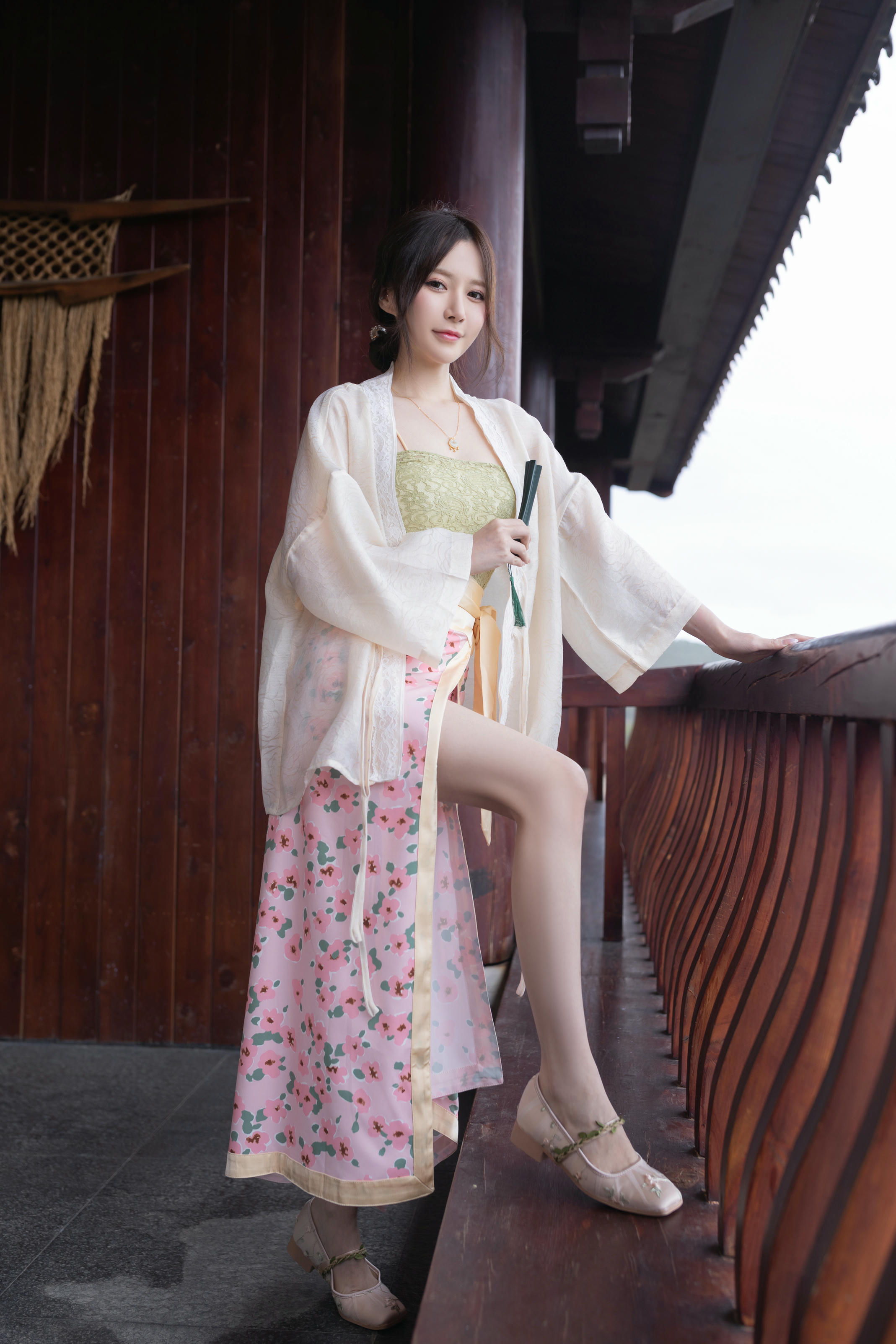 XIUREN秀人网 2022.06.10 NO.5130 鱼子酱Fish [120P 1.45G]_第1集