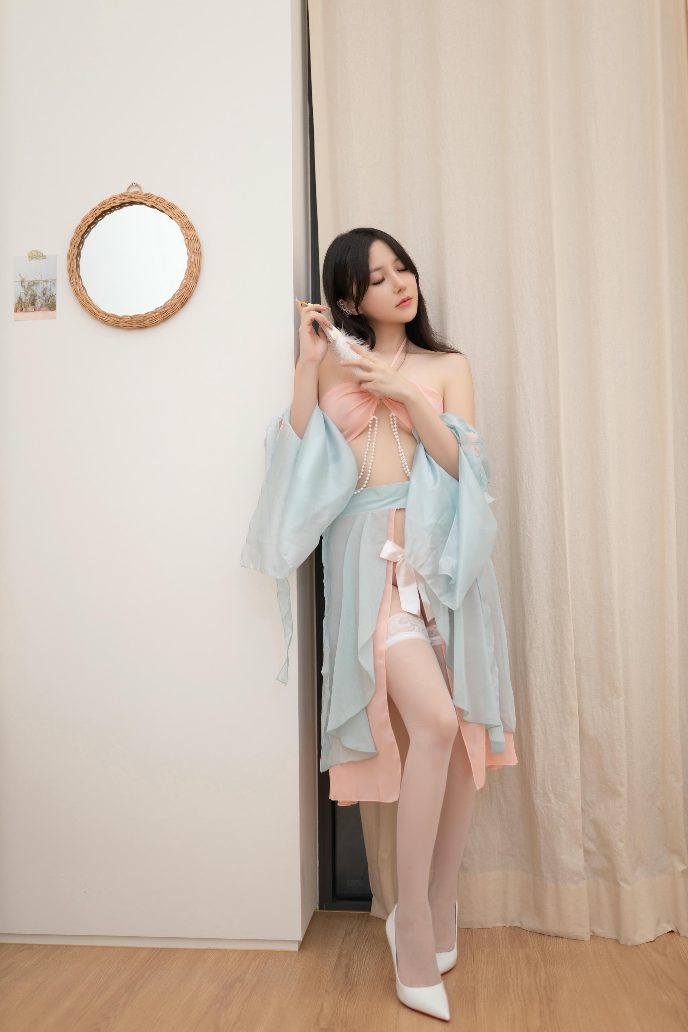 鱼子酱Fish NO.100 内购无水印 小桃红写真 [120P／1.36GB]_第1集