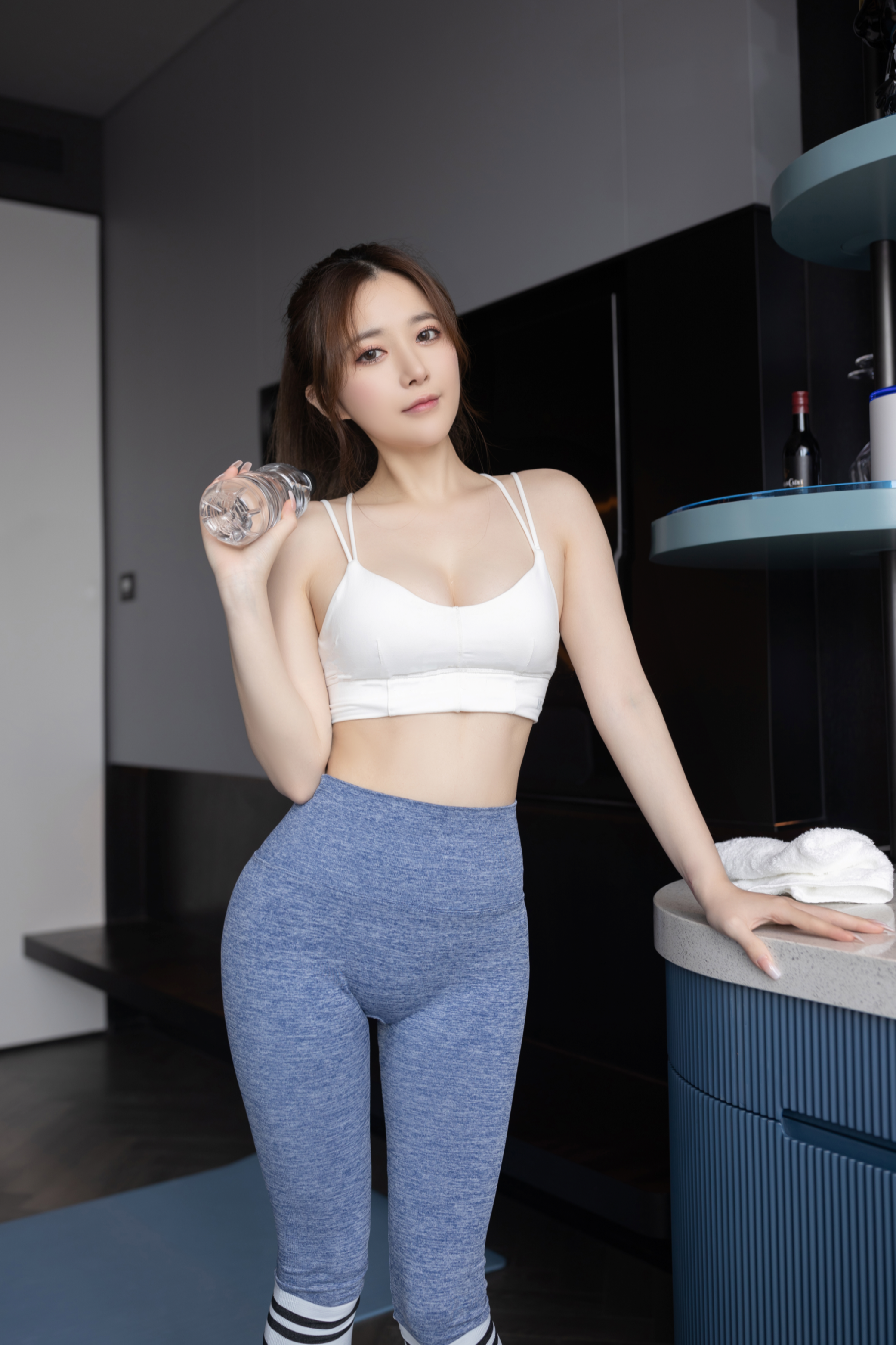 鱼子酱Fish NO.111 内购无水印 瑜伽服 [81P 2.74GB]_第2集