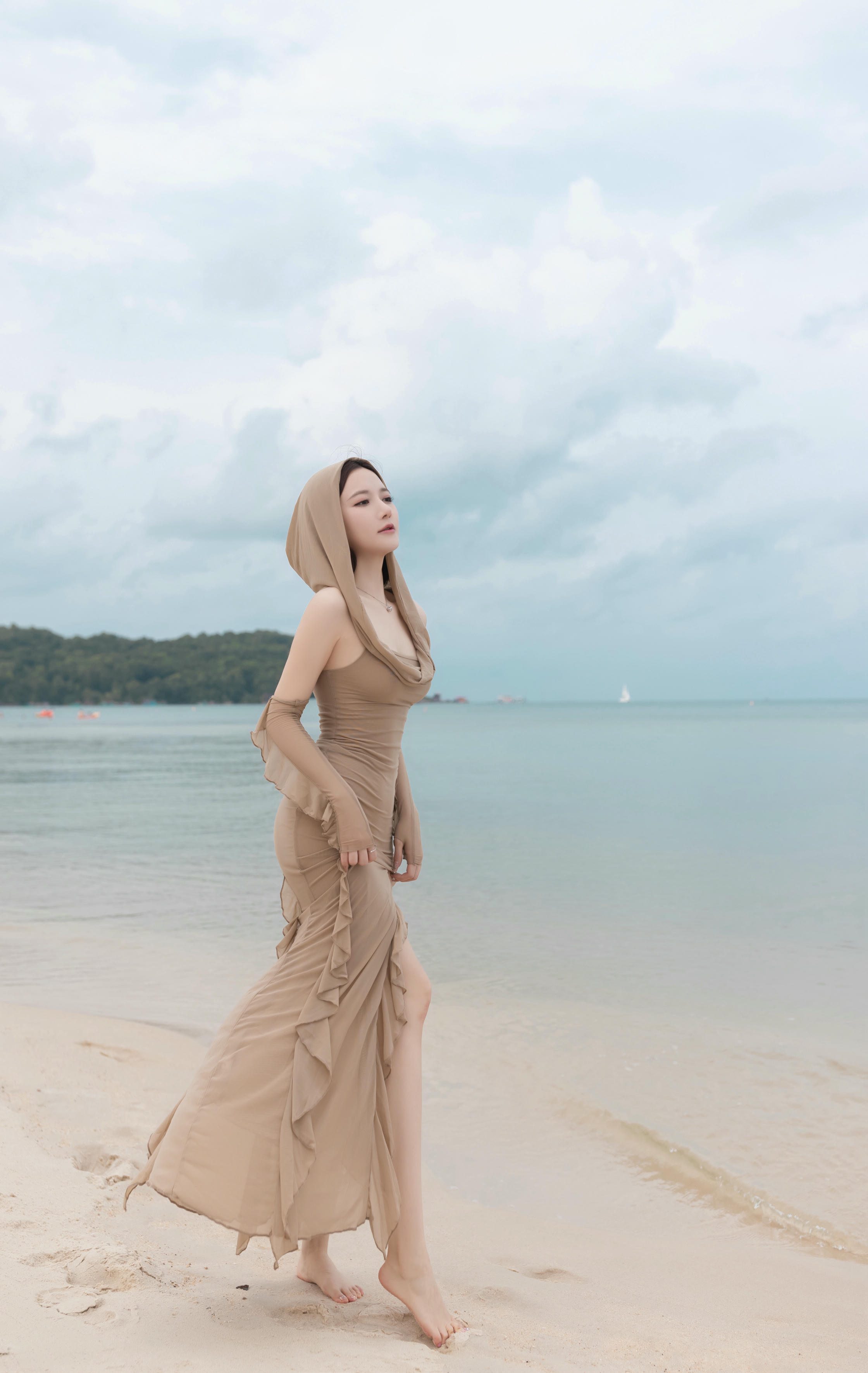 鱼子酱Fish NO.113 内购无水印 雨后海滩 [107P 1.15 GB]_第1集