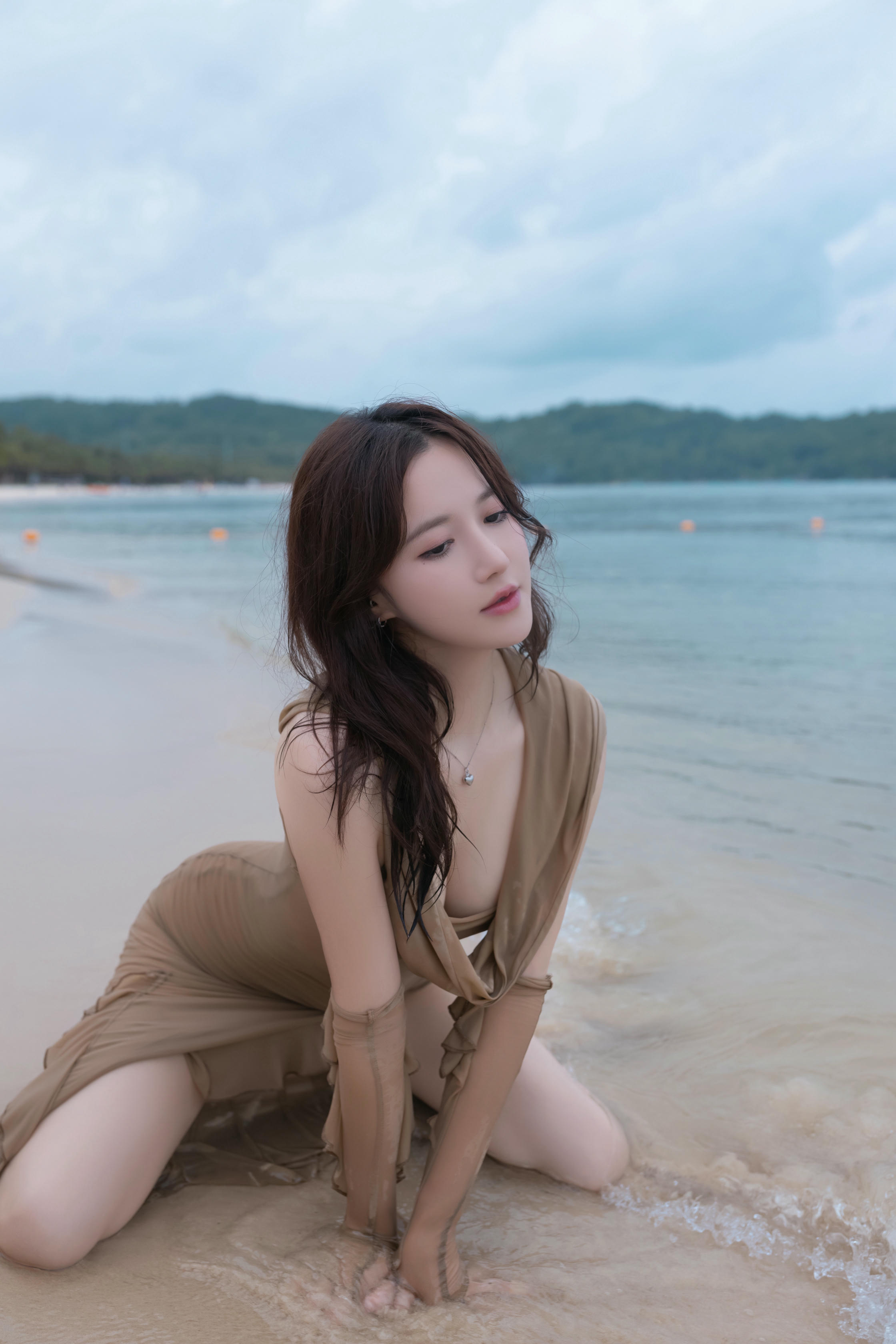 鱼子酱Fish NO.113 内购无水印 雨后海滩 [107P 1.15 GB]_第1集