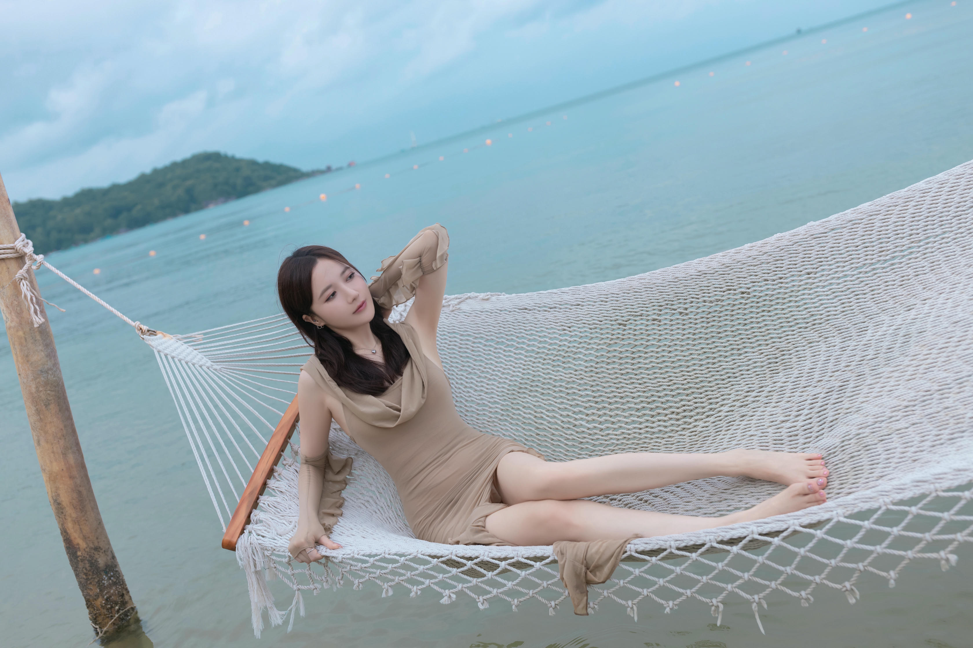 鱼子酱Fish NO.113 内购无水印 雨后海滩 [107P 1.15 GB]_第1集