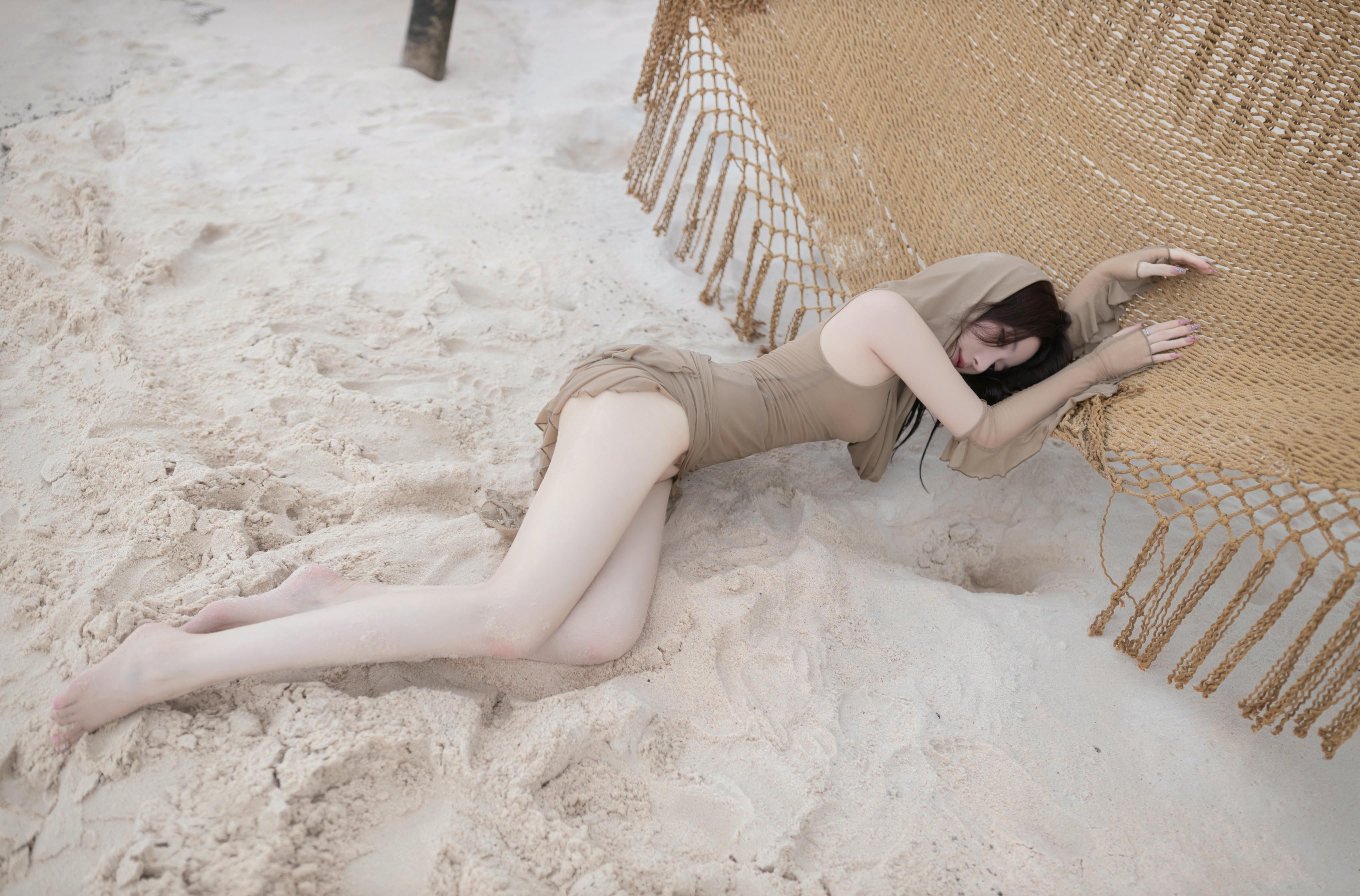 鱼子酱Fish NO.113 内购无水印 雨后海滩 [107P 1.15 GB]_第4集