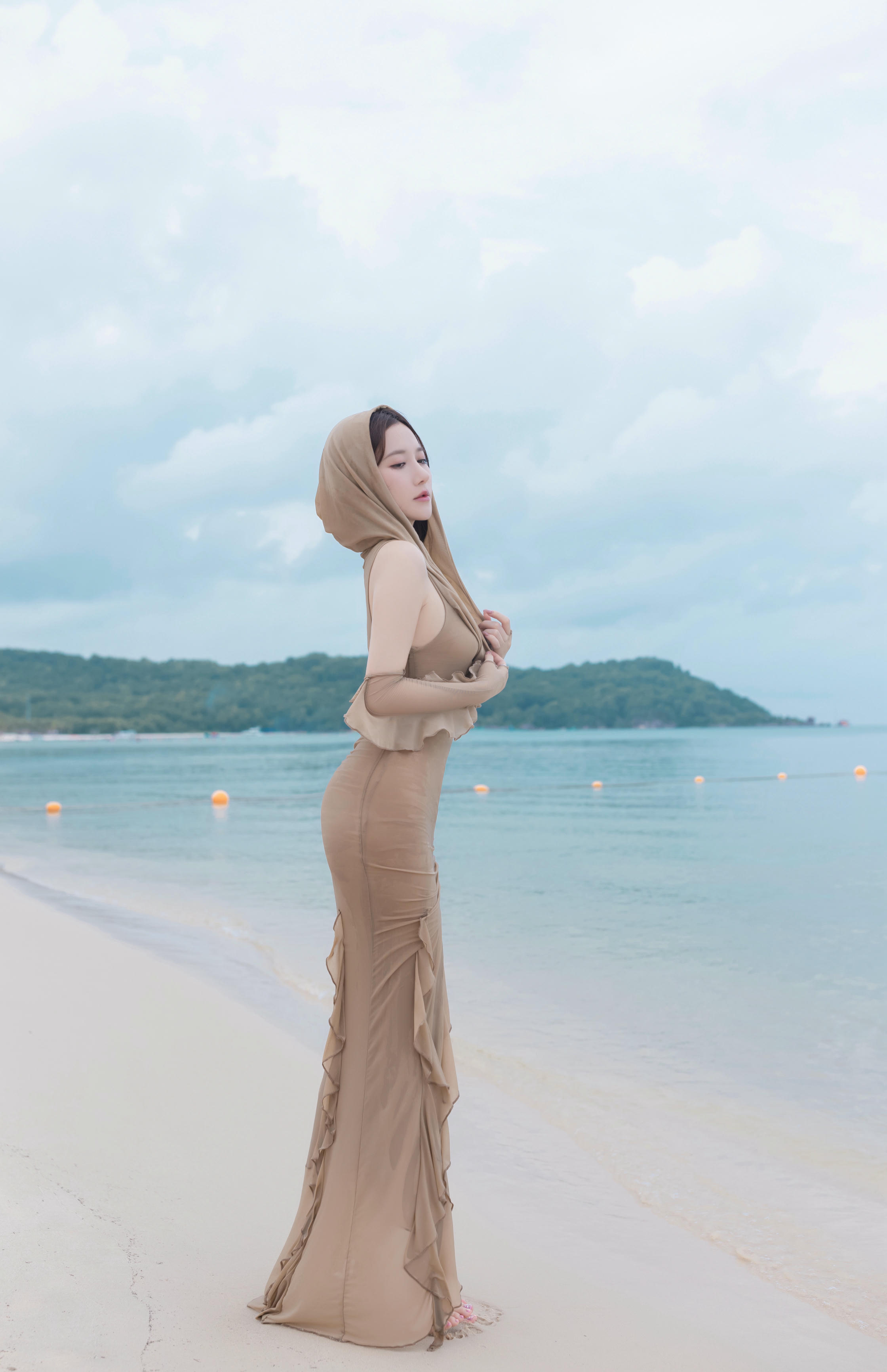 鱼子酱Fish NO.113 内购无水印 雨后海滩 [107P 1.15 GB]_第1集