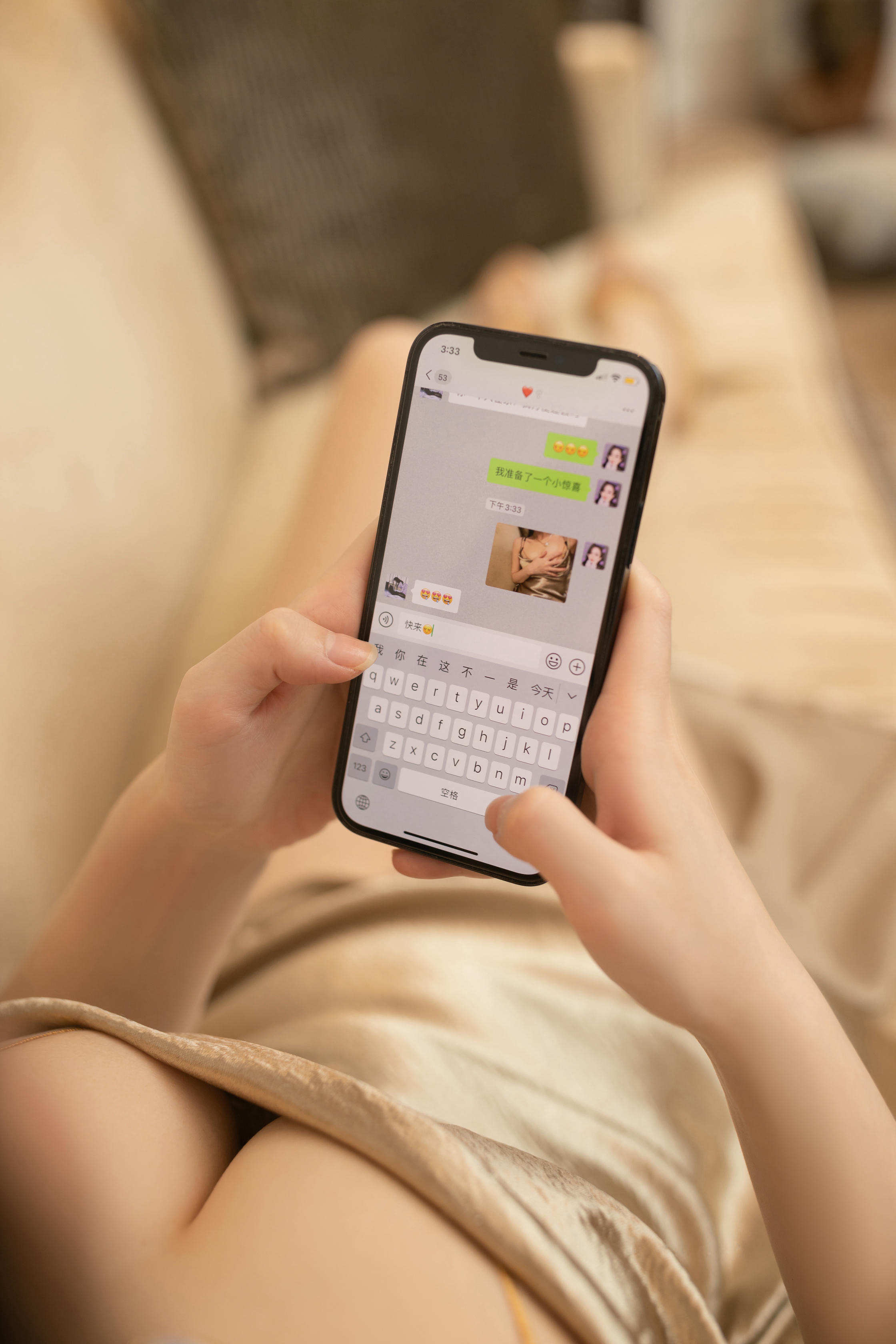 鱼子酱Fish NO.117 内购无水印 长金色礼服 我准备了一个小惊喜 [127P1.21GB]_第1集