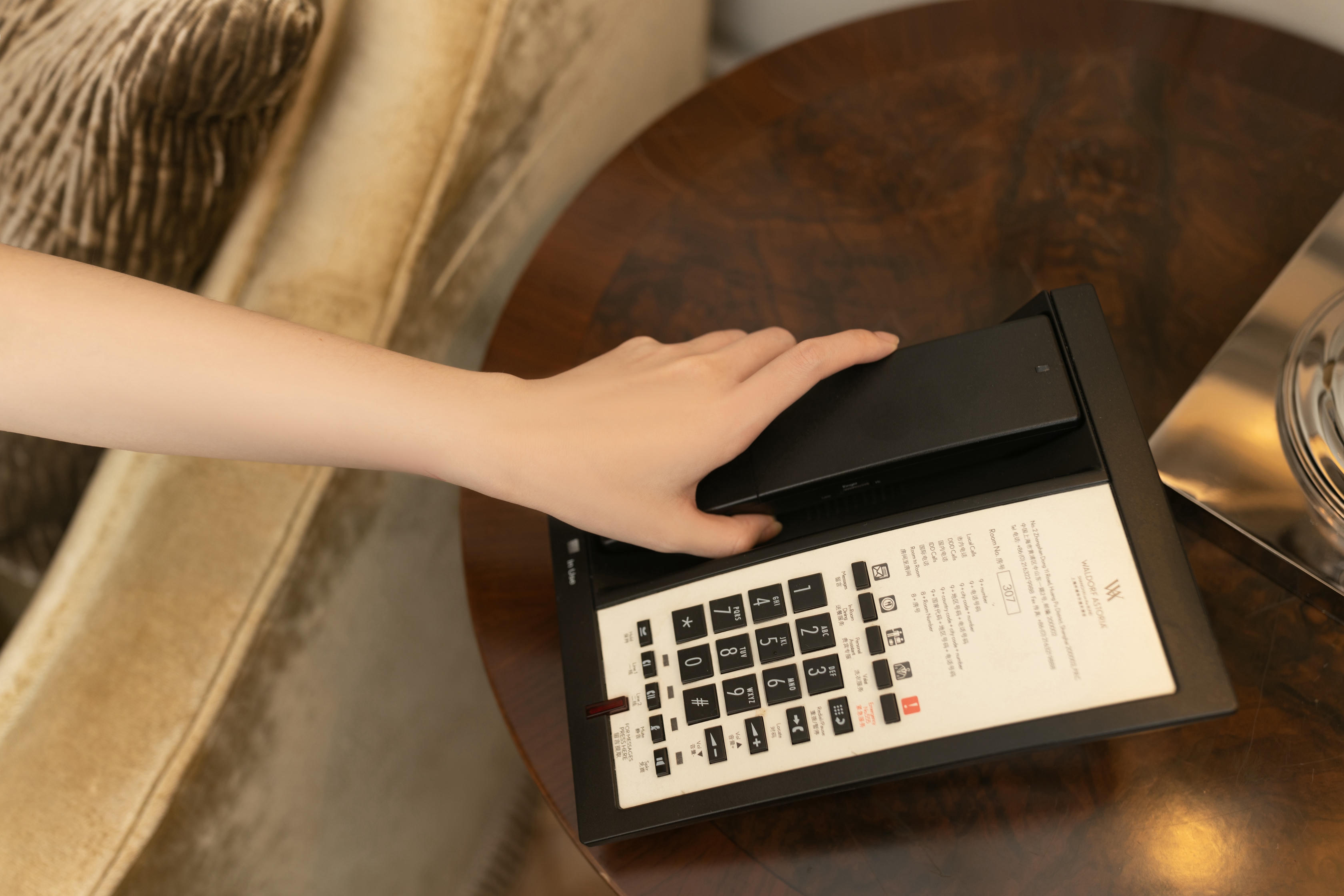 鱼子酱Fish NO.117 内购无水印 长金色礼服 我准备了一个小惊喜 [127P1.21GB]_第2集