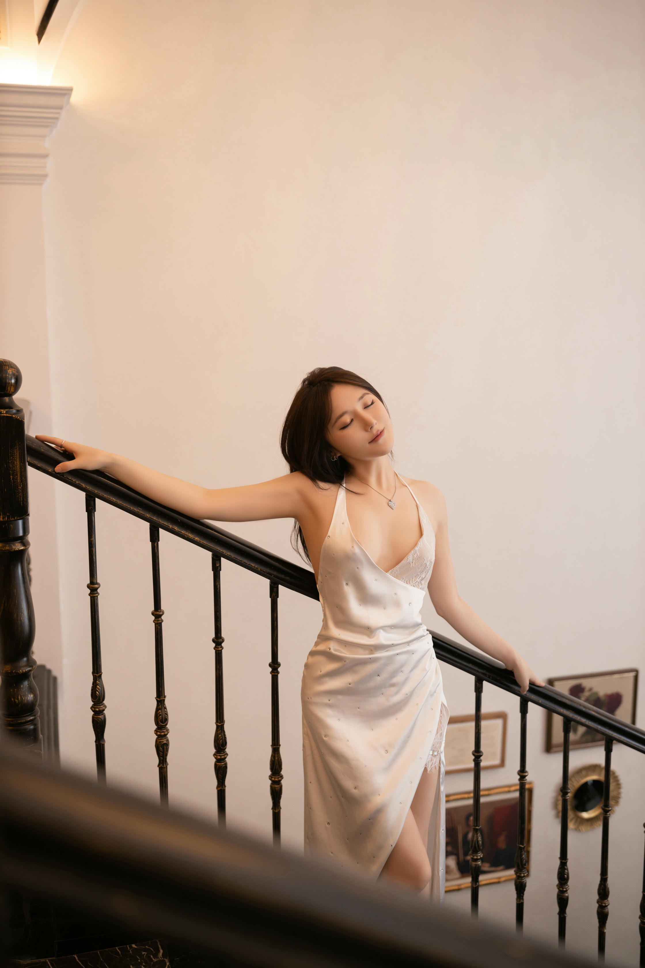 鱼子酱Fish NO.119 内购无水印 知江晚 白色礼服 [123P／1.46GB]_第1集