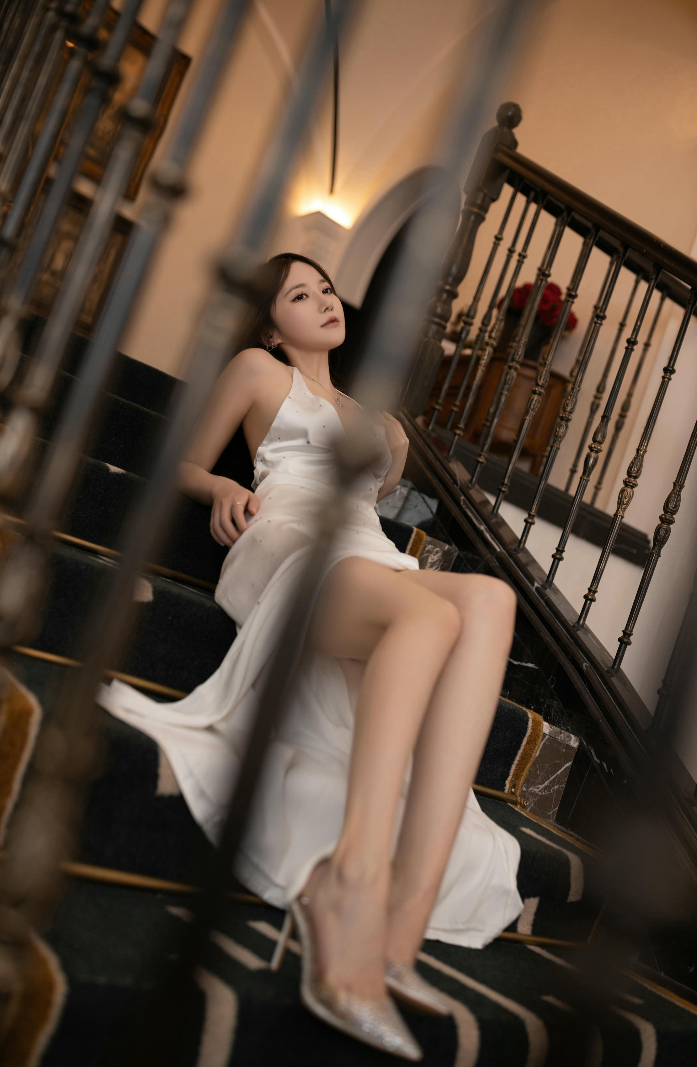 鱼子酱Fish NO.119 内购无水印 知江晚 白色礼服 [123P／1.46GB]_第1集