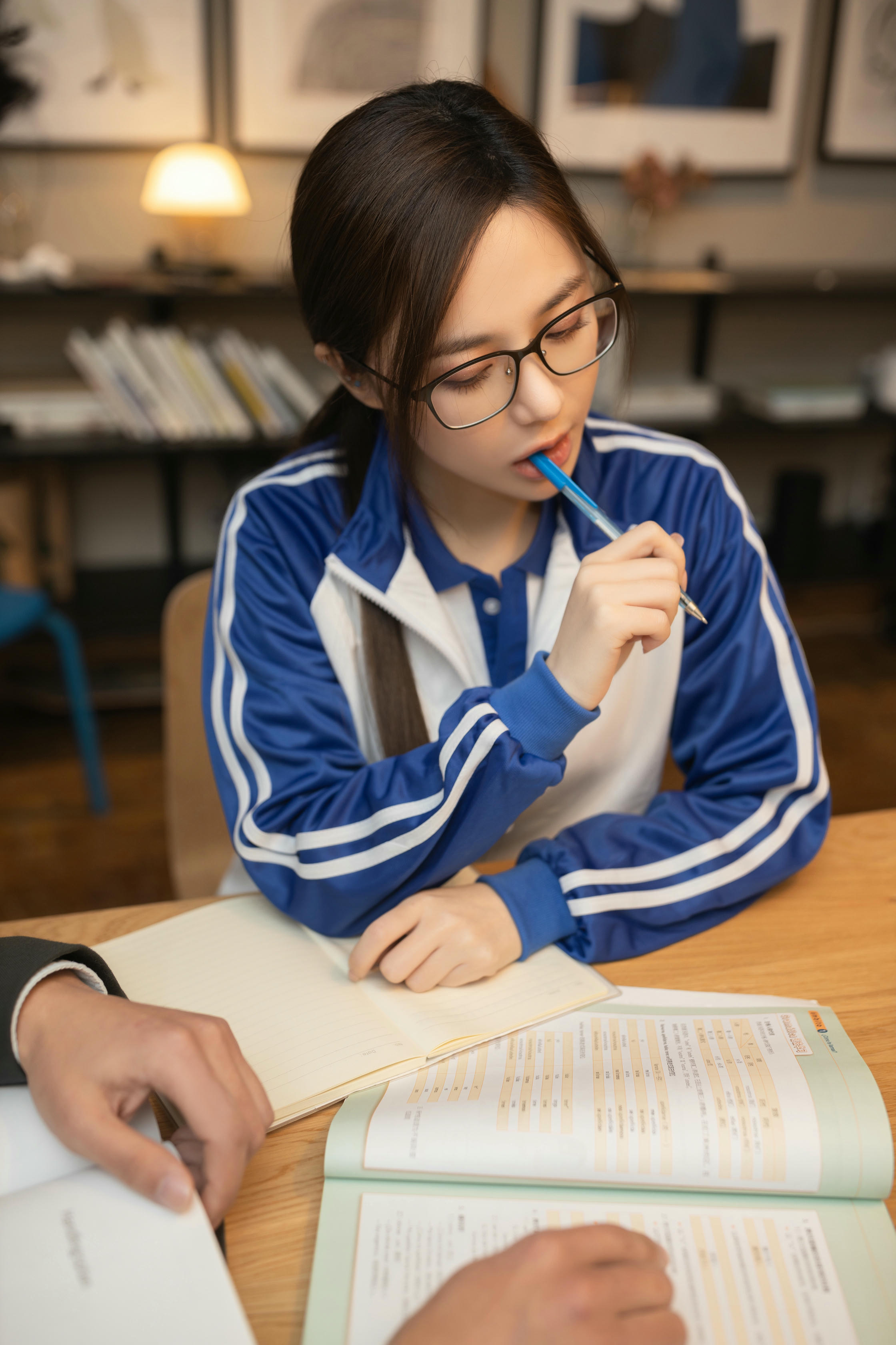 鱼子酱Fish NO.130 内购无水印 2983 家教 [87P 871.39 MB]_第1集