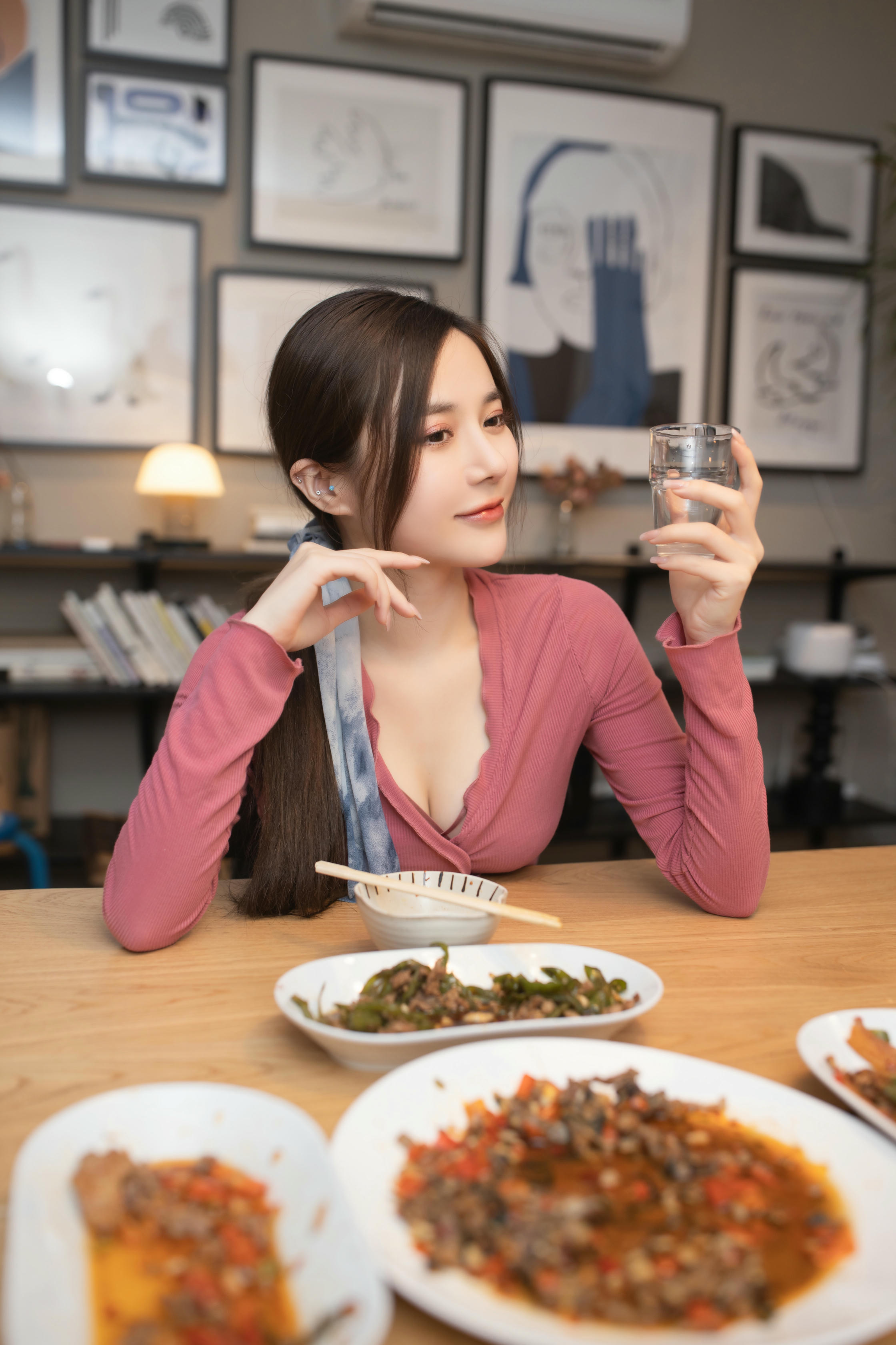 鱼子酱Fish NO.131 内购无水印 3036 邻居借水 [90P 1.15 GB]_第2集