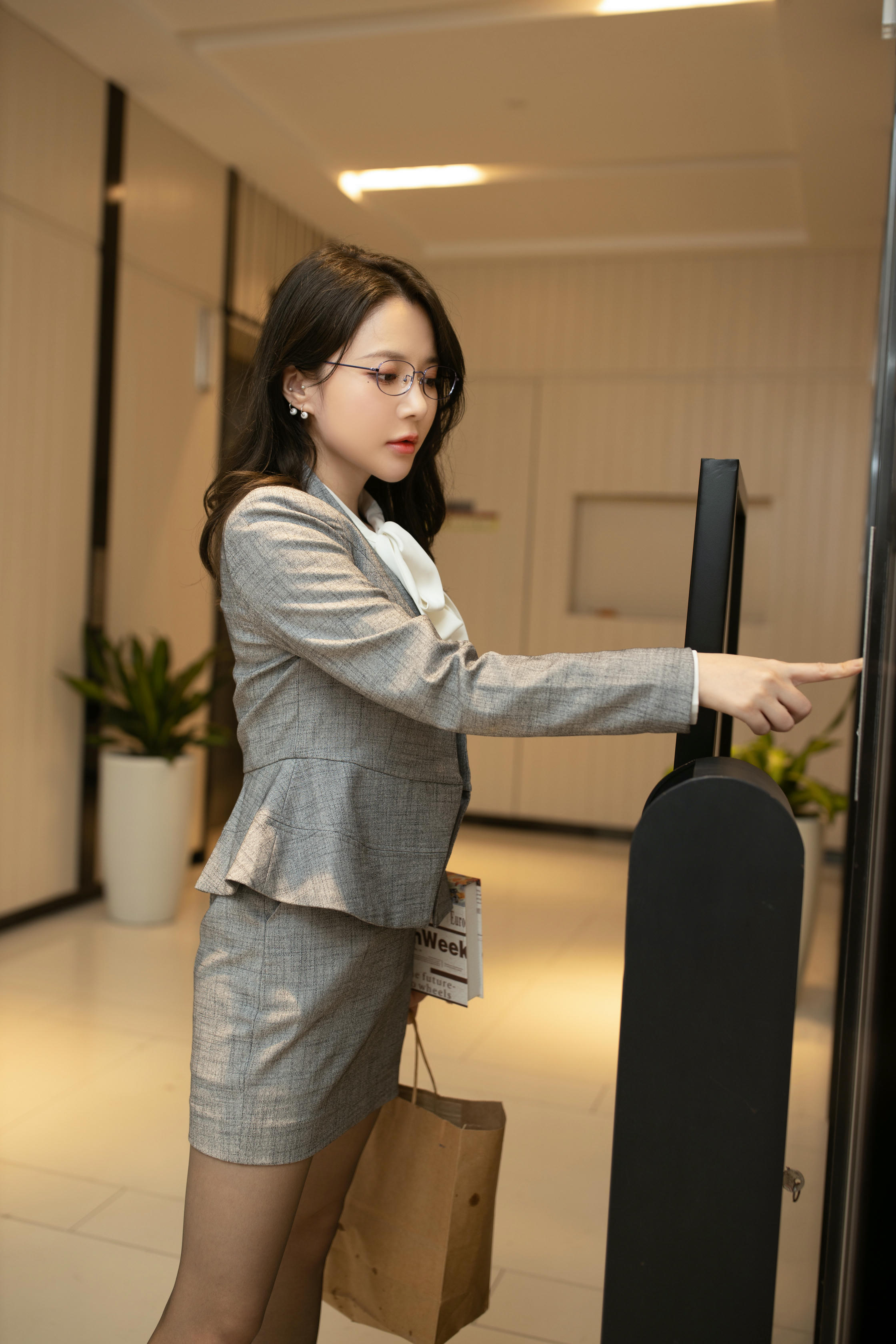 鱼子酱Fish NO.137 内购无水印 3972 尾随 [130P 1.54 GB]_第1集