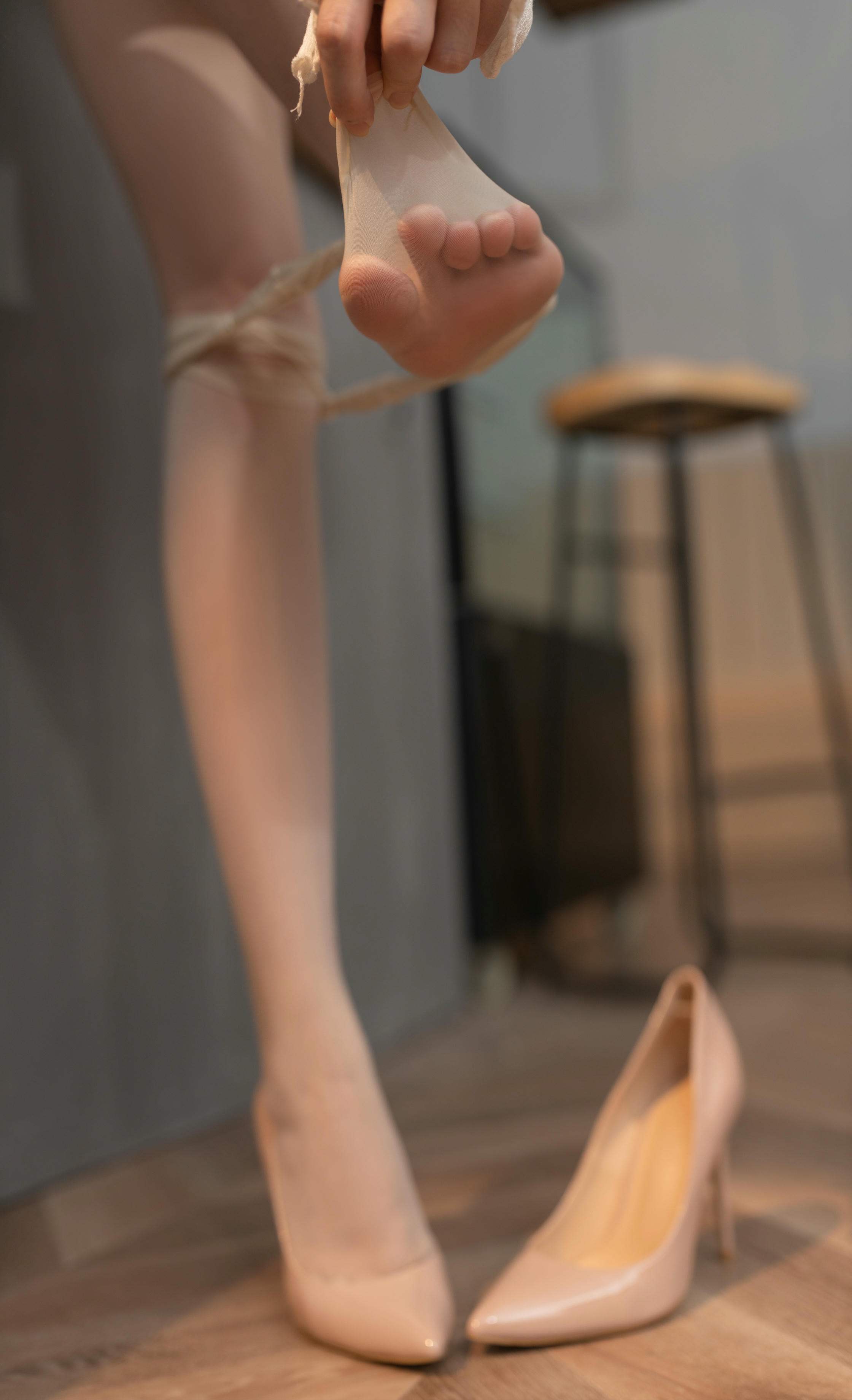 鱼子酱Fish NO.139 内购无水印 4102 寂寞旅人咖啡馆 [116P 1.32 GB]_第6集