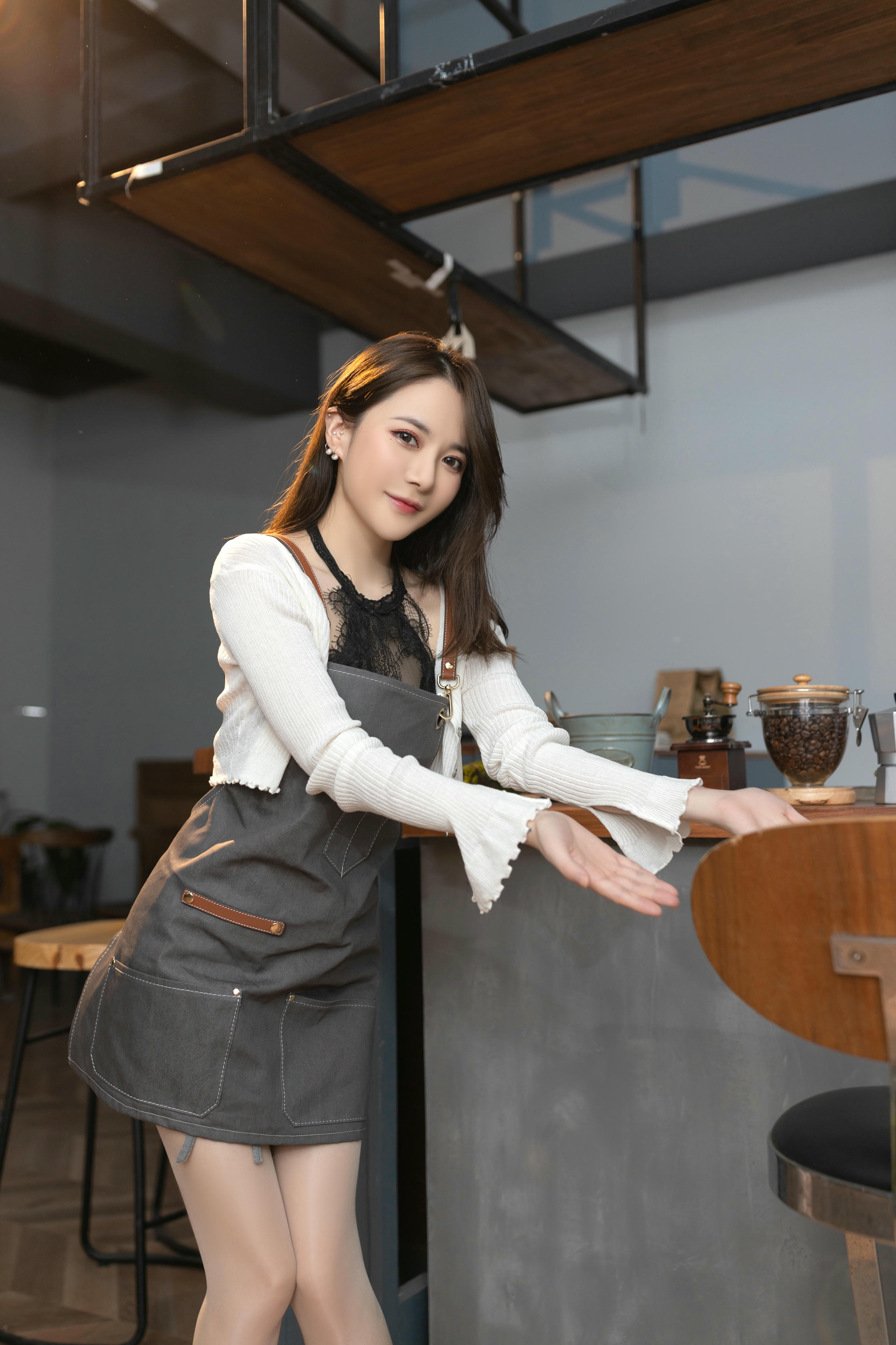 鱼子酱Fish NO.139 内购无水印 4102 寂寞旅人咖啡馆 [116P 1.32 GB]_第2集